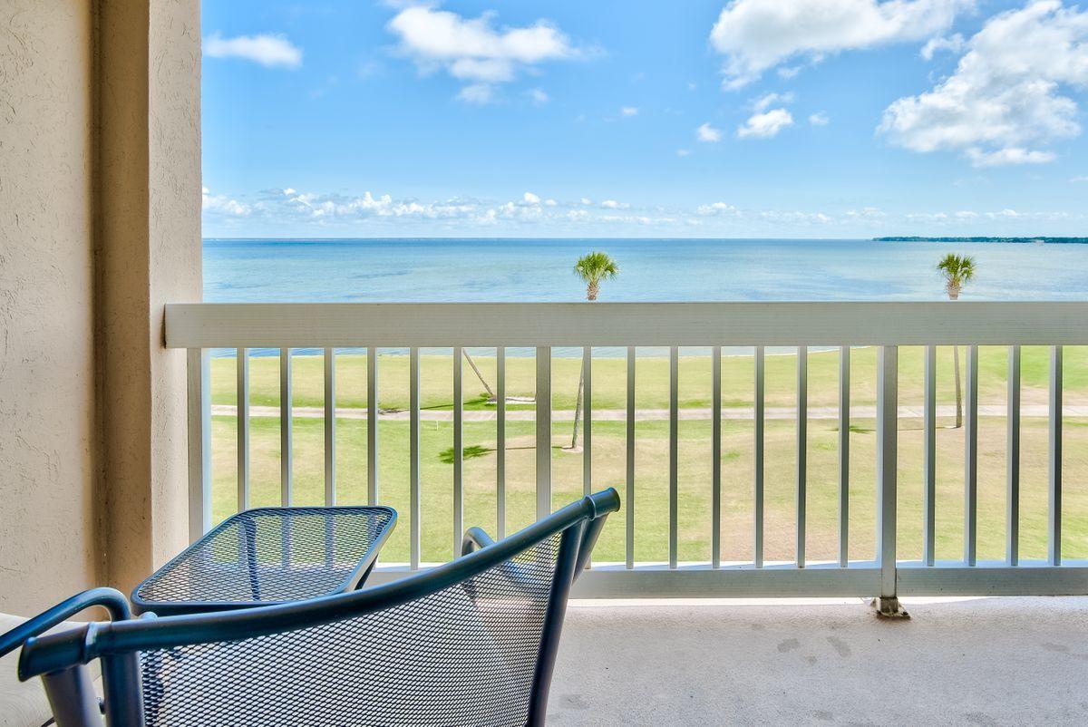 PLAYERS CLUB ON THE BAY - Residential