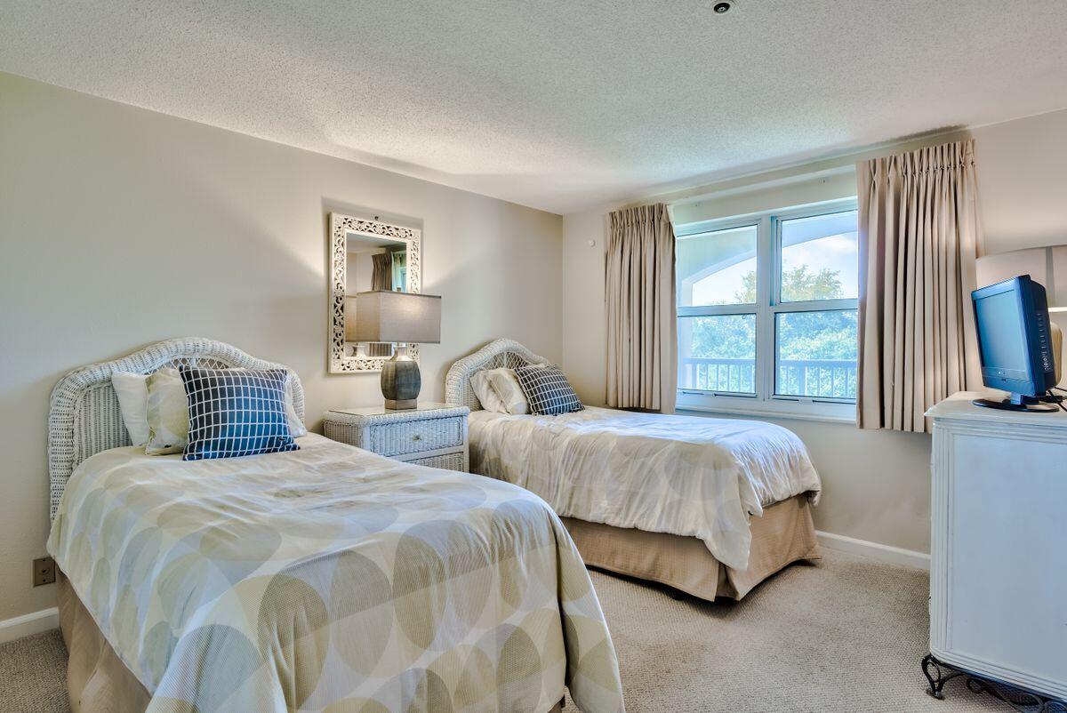 PLAYERS CLUB ON THE BAY - Residential