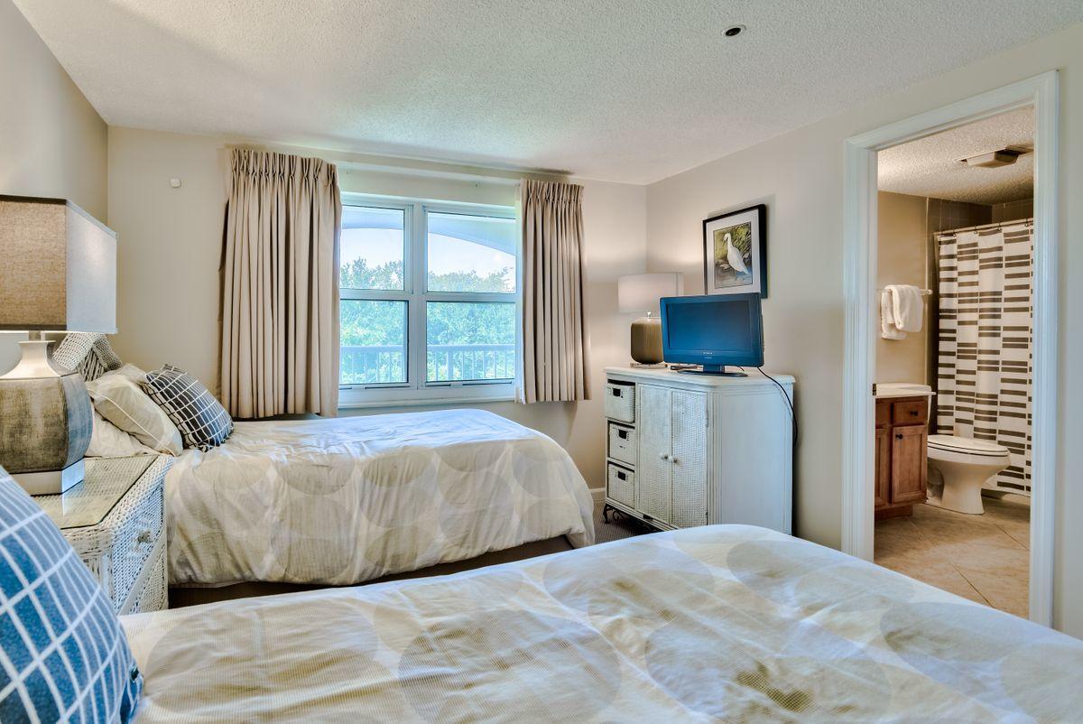 PLAYERS CLUB ON THE BAY - Residential