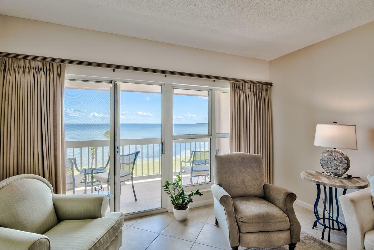 PLAYERS CLUB ON THE BAY - Residential