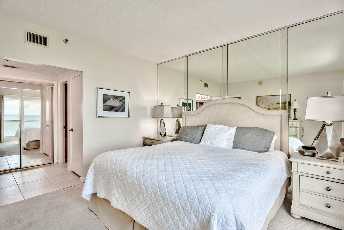 PLAYERS CLUB ON THE BAY - Residential