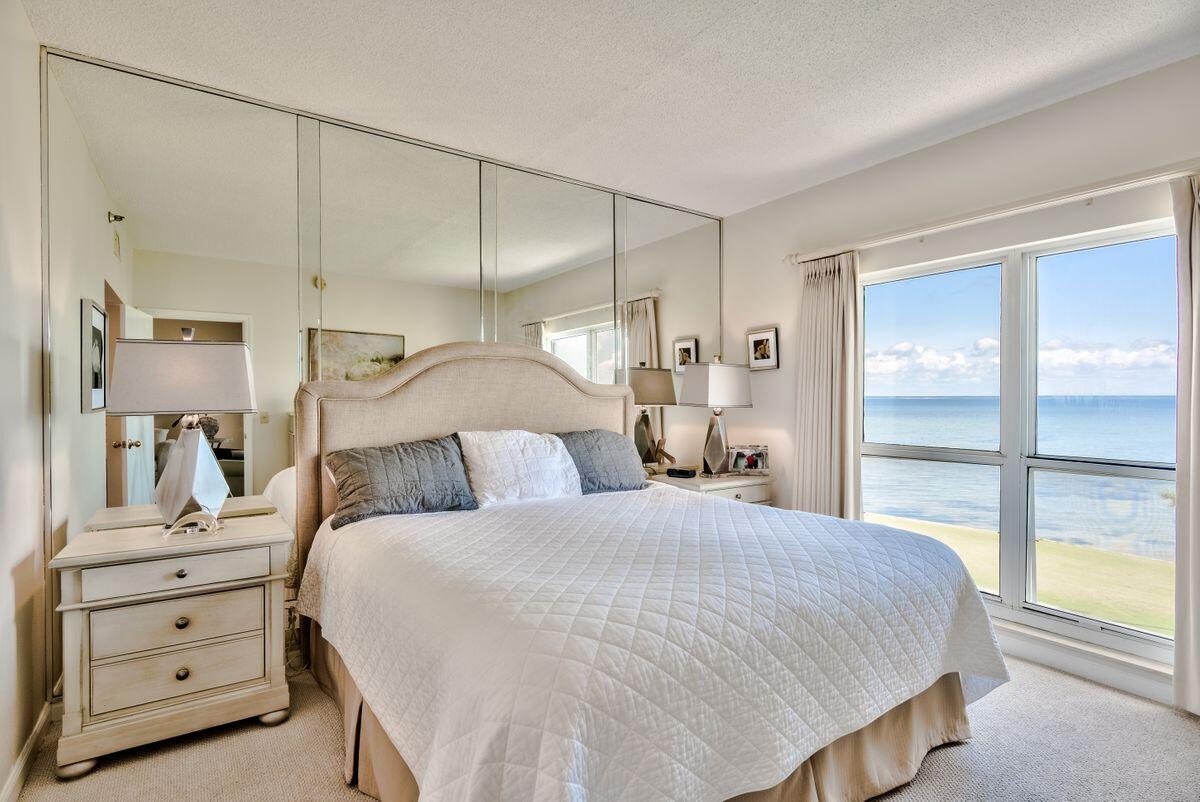 PLAYERS CLUB ON THE BAY - Residential