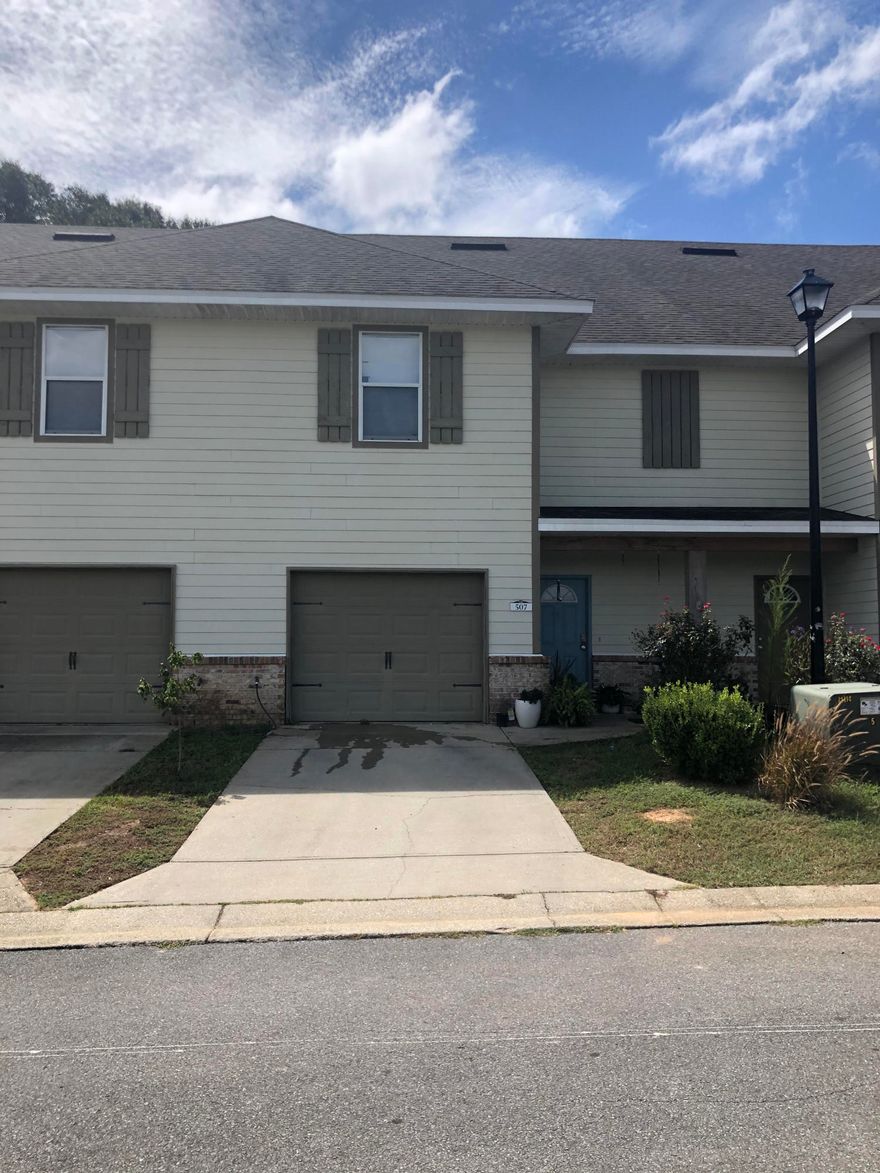 Professional photos coming soon! Convenient central location in the Arbor Lake community! Entertain for the holidays in the downstairs open main living space, complete with a half-bath. The kitchen boasts granite counter tops, stainless appliances, recessed lighting, and solid oak cabinets. 3 bedrooms and 2 bathrooms are upstairs with the master suite featuring a walk-in-closet, double vanity, garden tub, and separate shower. Enjoy relaxing on hot summer days by the community's saltwater pool, or take a stroll on the on-site walking trails. Don't wait on this one - schedule your showing today!