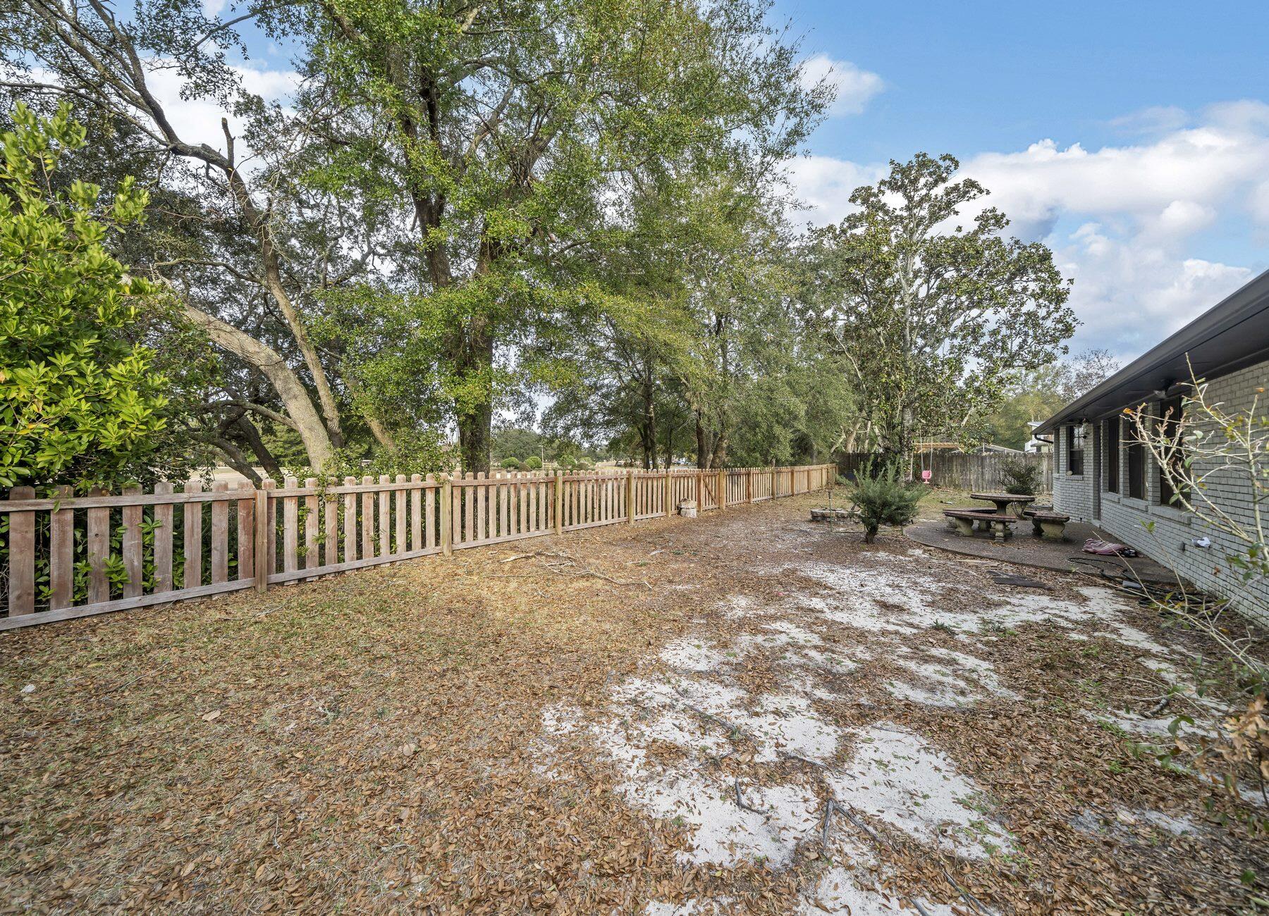 LAKE LORRAINE ESTATES 1 - Residential