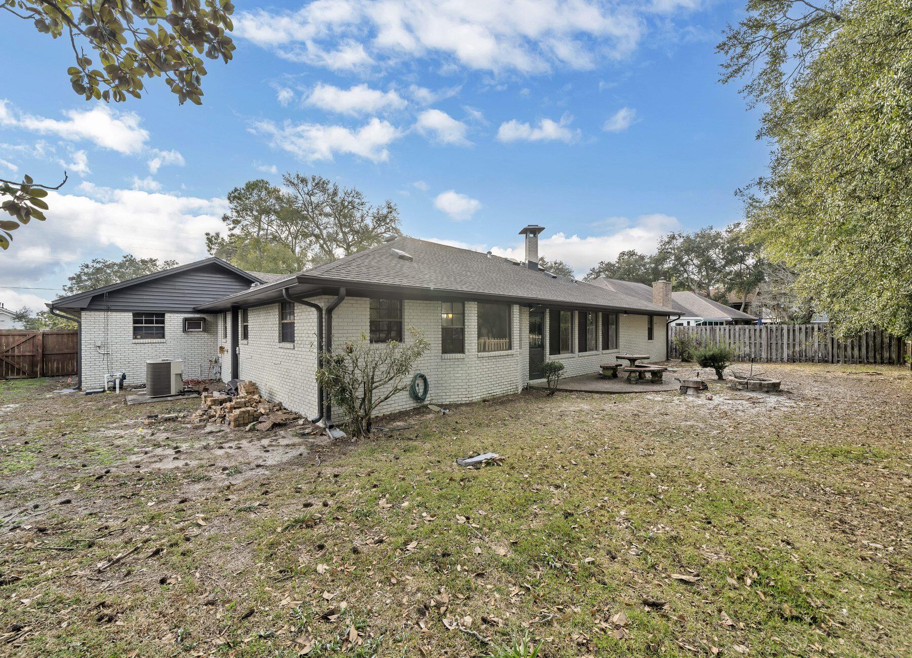 LAKE LORRAINE ESTATES 1 - Residential