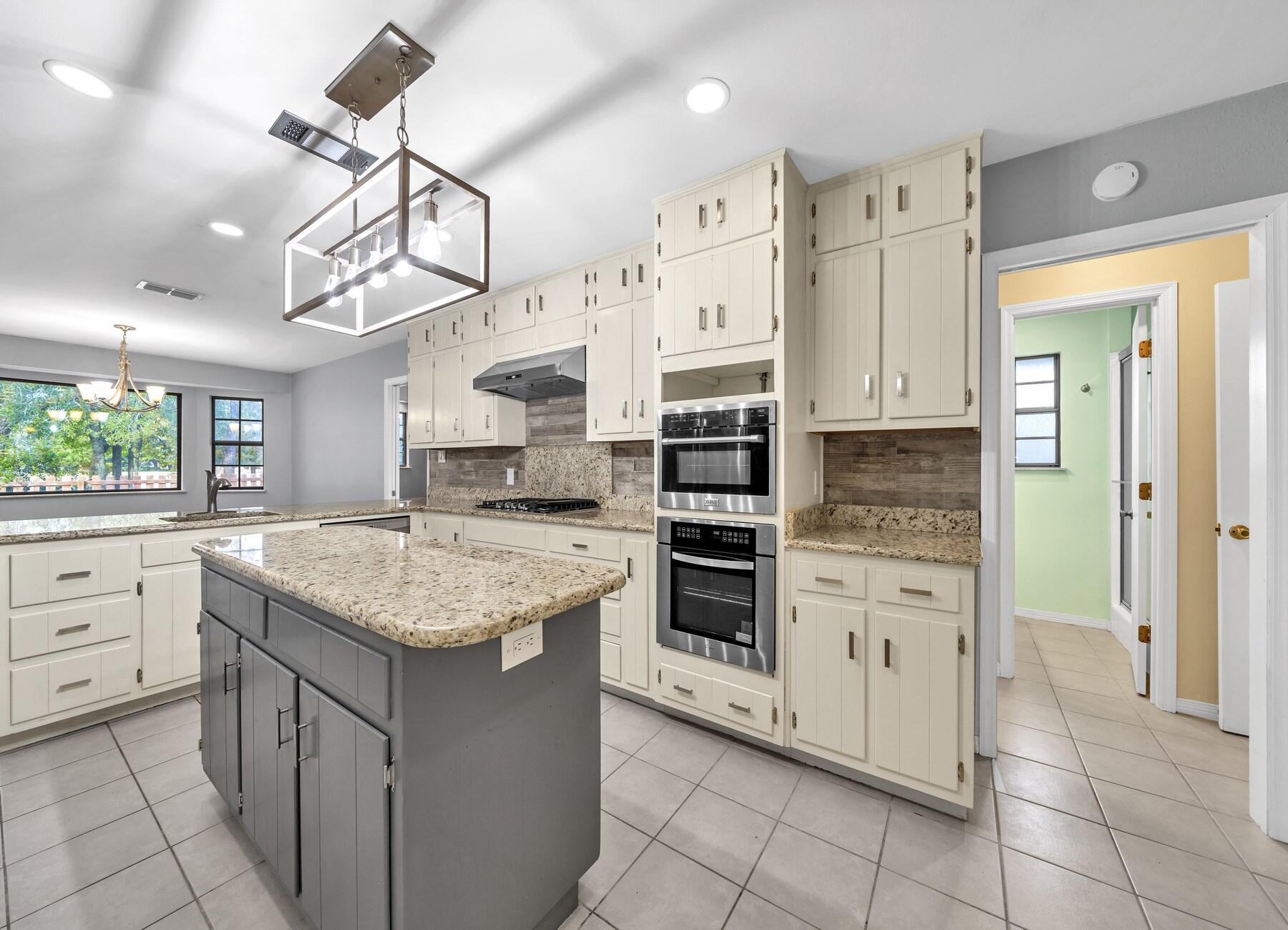 LAKE LORRAINE ESTATES 1 - Residential