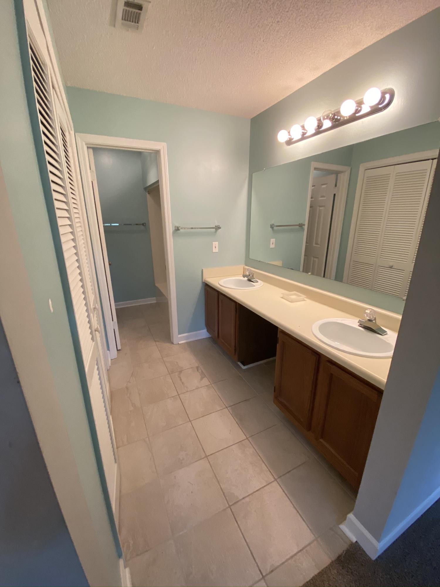 LAKESIDE CONDO AT BLUEWATER BAY - Residential