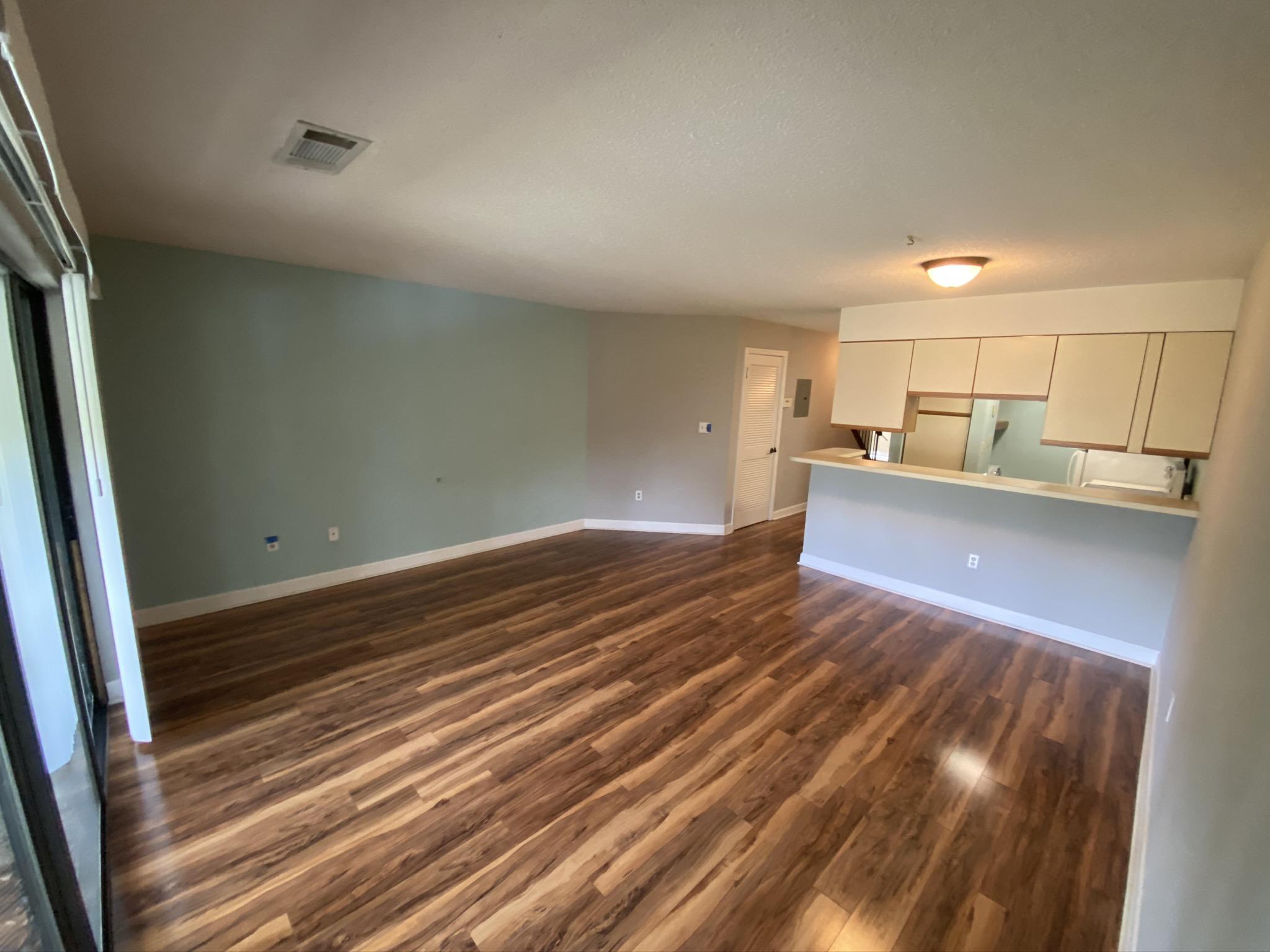 LAKESIDE CONDO AT BLUEWATER BAY - Residential