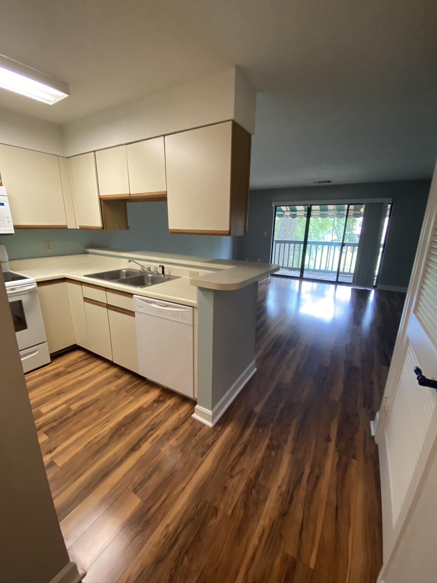 LAKESIDE CONDO AT BLUEWATER BAY - Residential