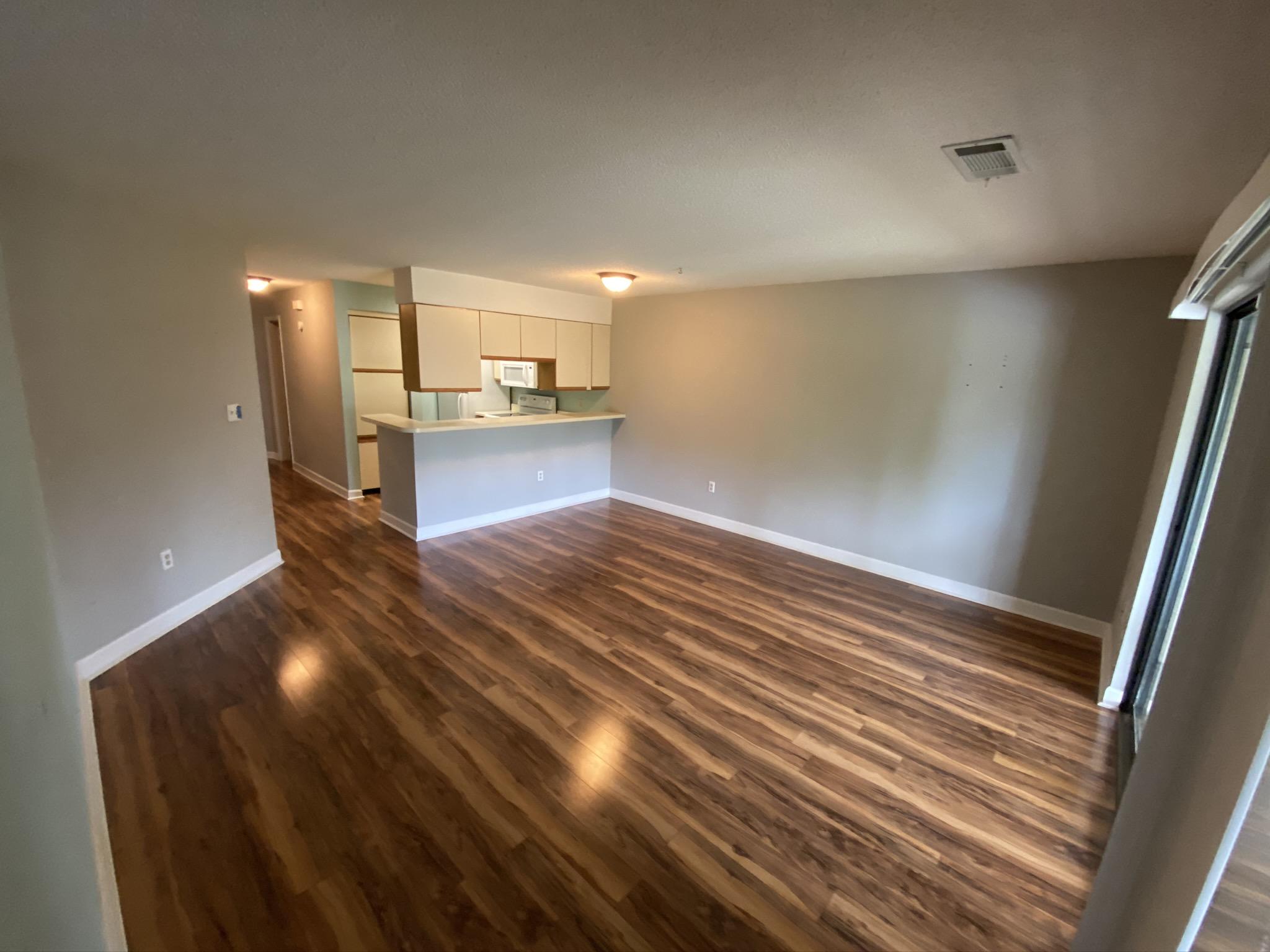 LAKESIDE CONDO AT BLUEWATER BAY - Residential