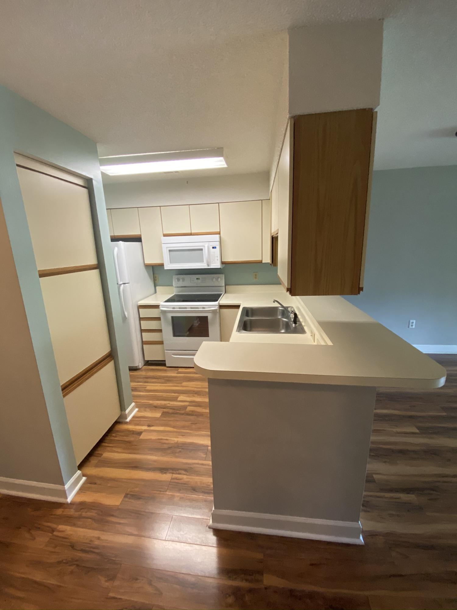 LAKESIDE CONDO AT BLUEWATER BAY - Residential