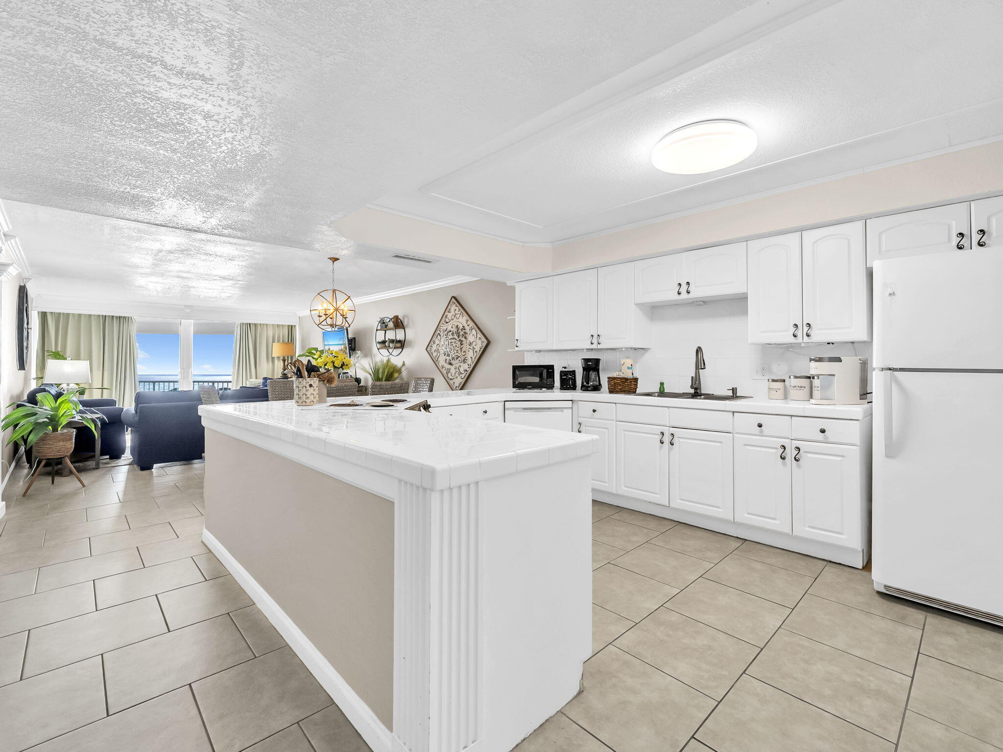 SHORELINE TOWERS 2 - Residential