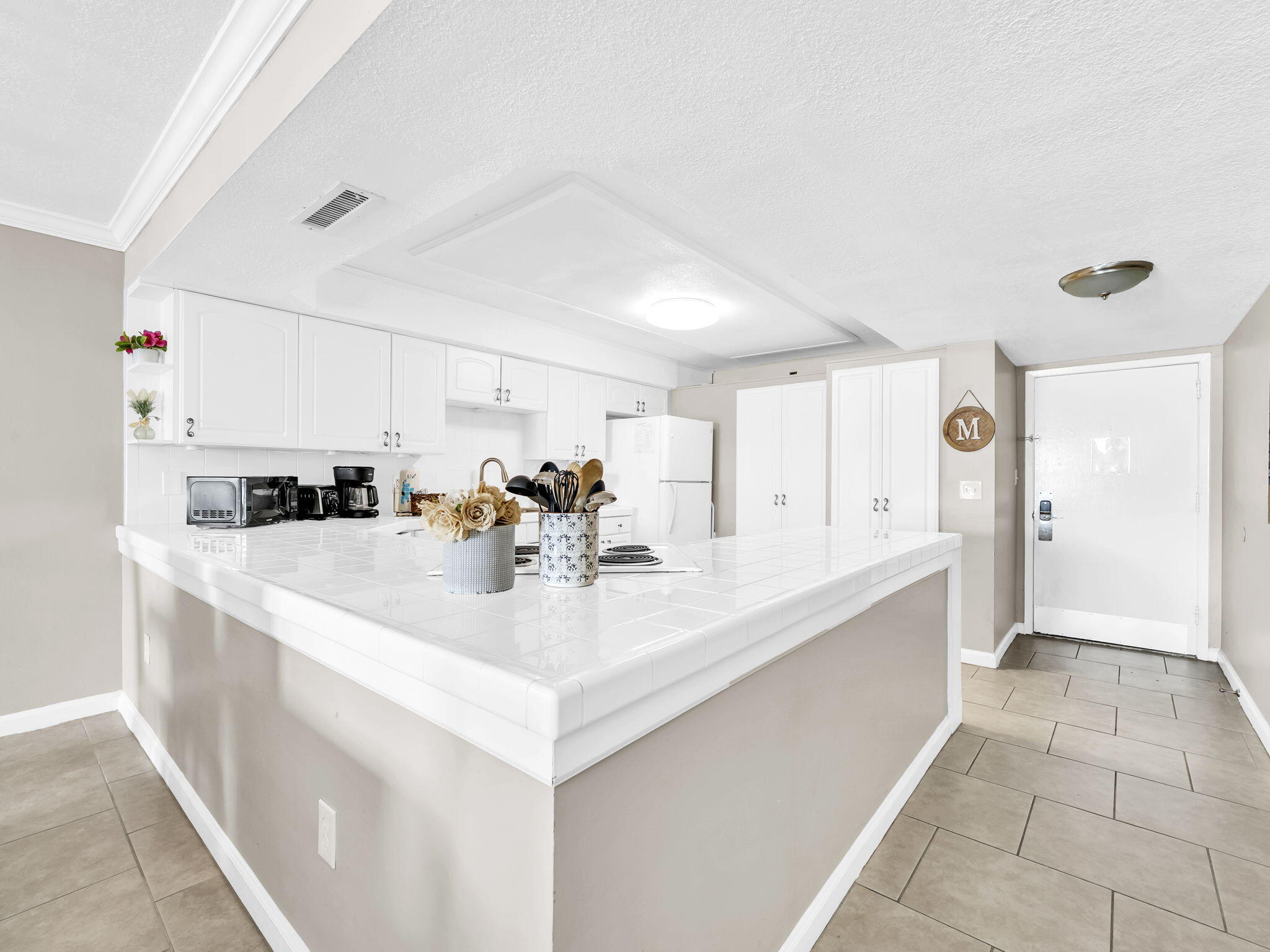 SHORELINE TOWERS 2 - Residential