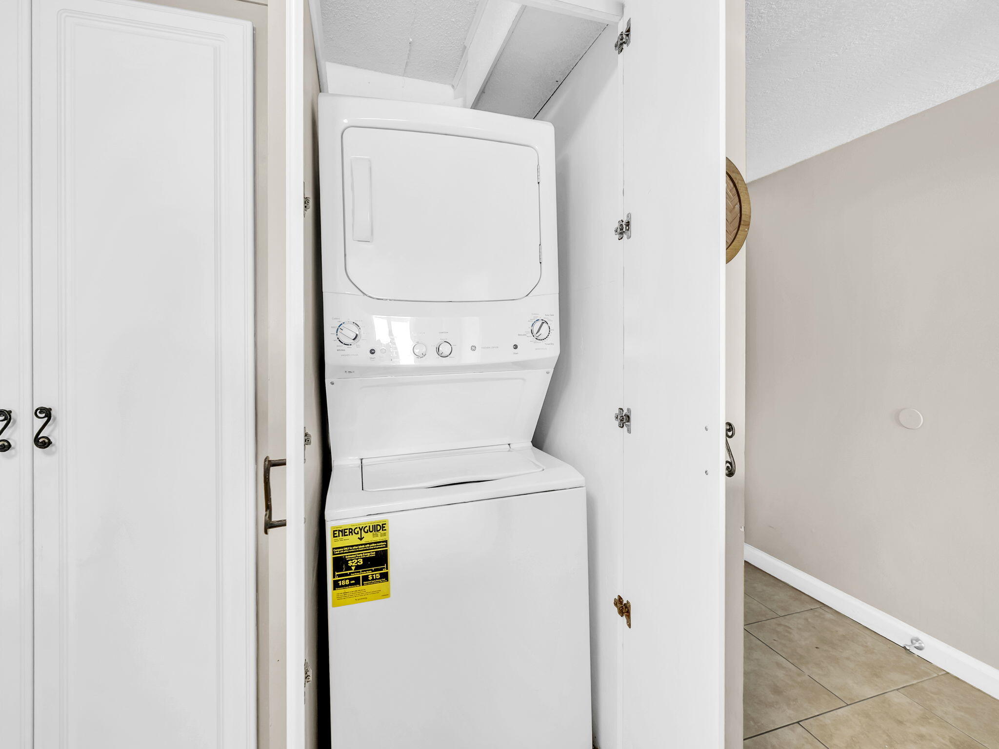 SHORELINE TOWERS 2 - Residential