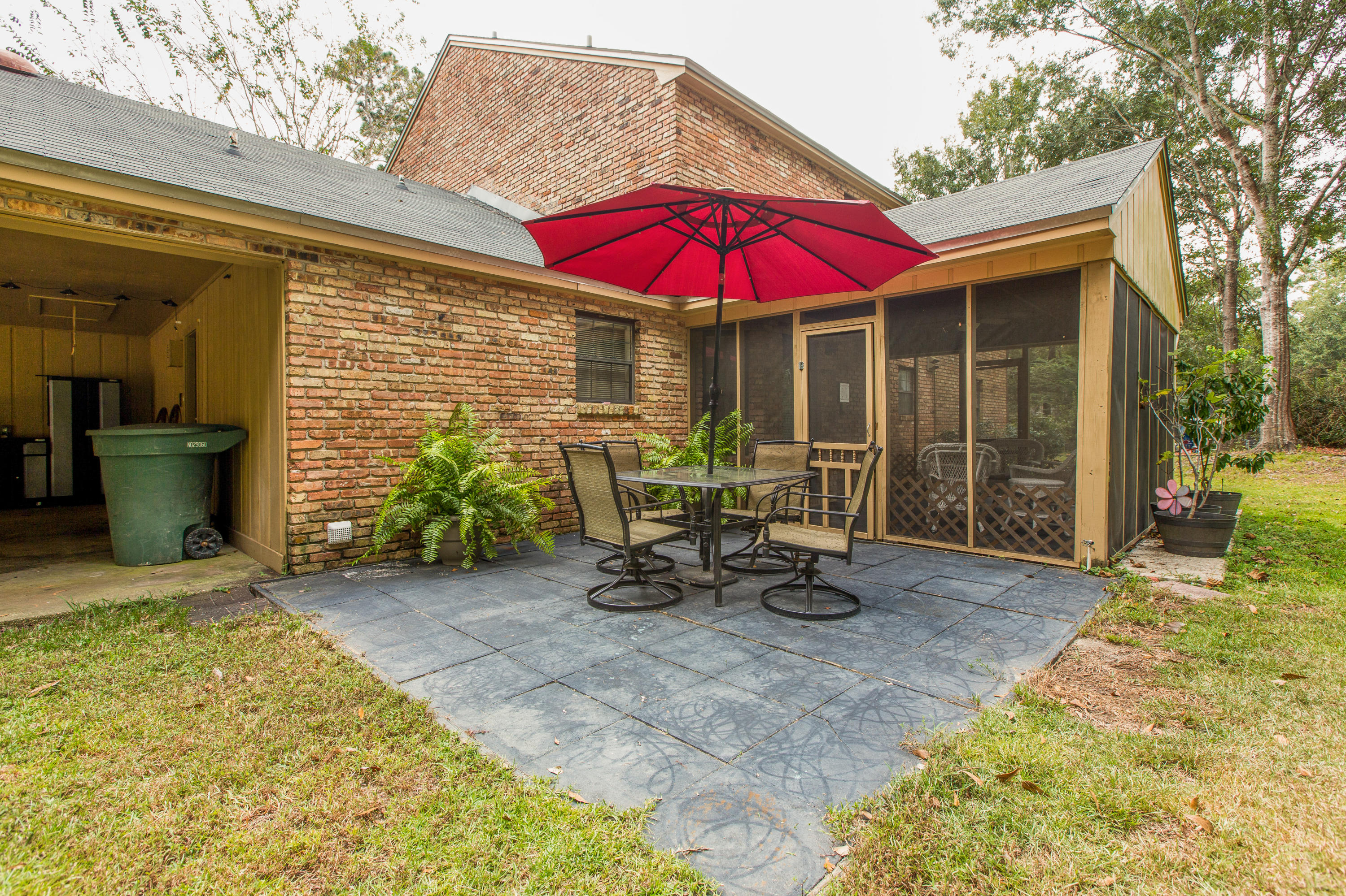 Pine forest manor - Residential