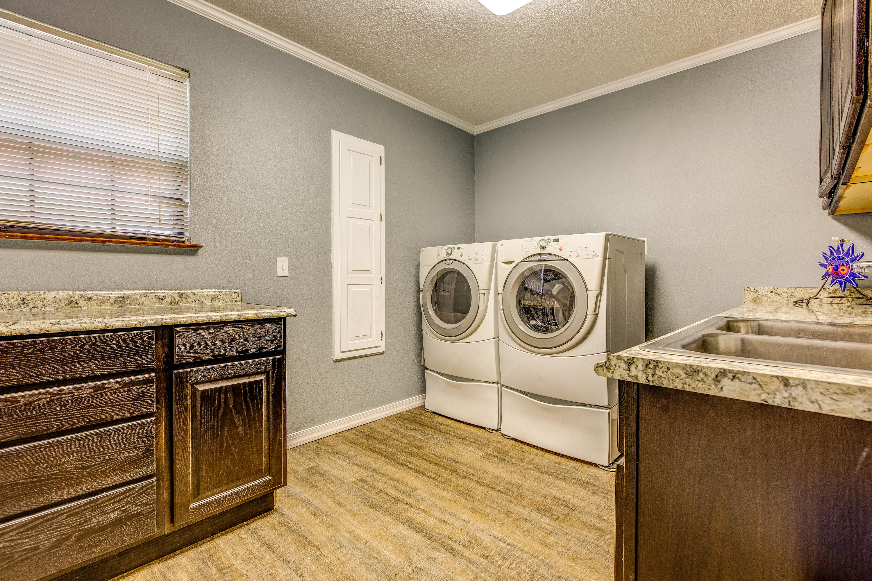 Pine forest manor - Residential