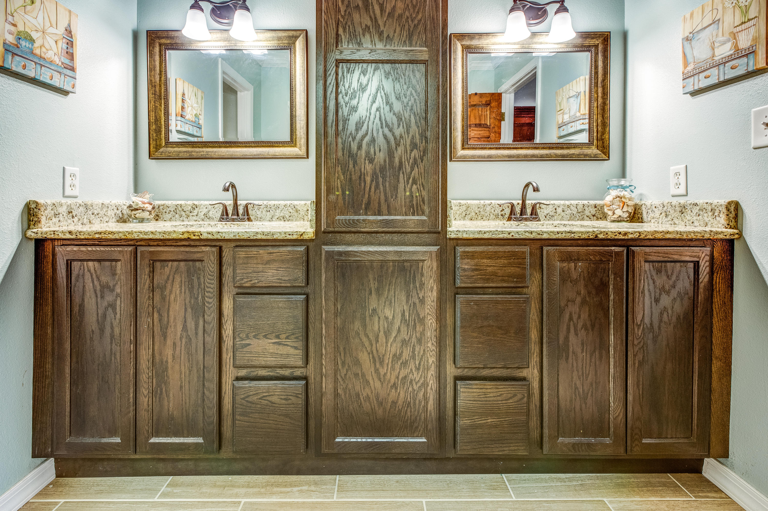 Pine forest manor - Residential