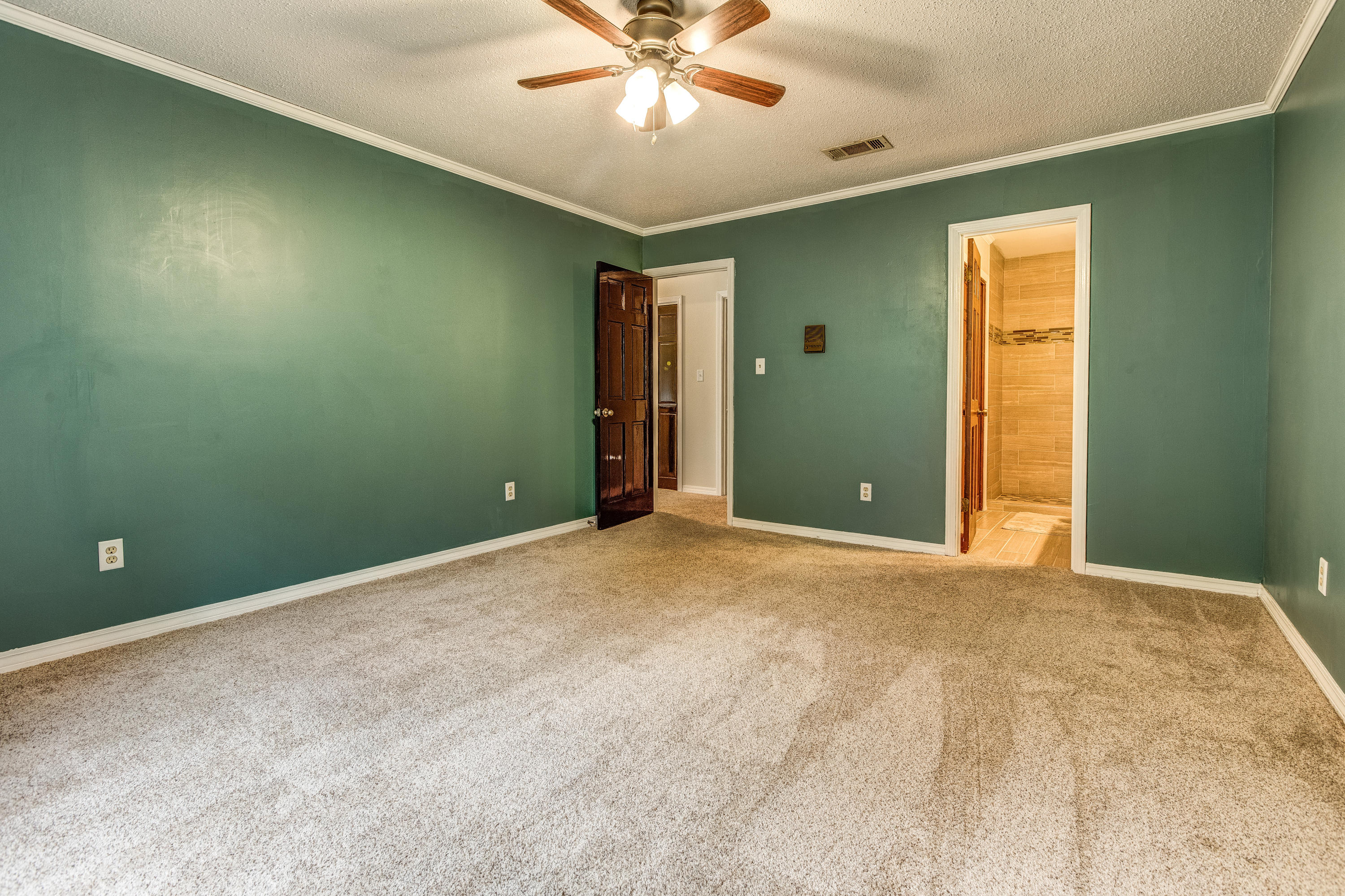 Pine forest manor - Residential