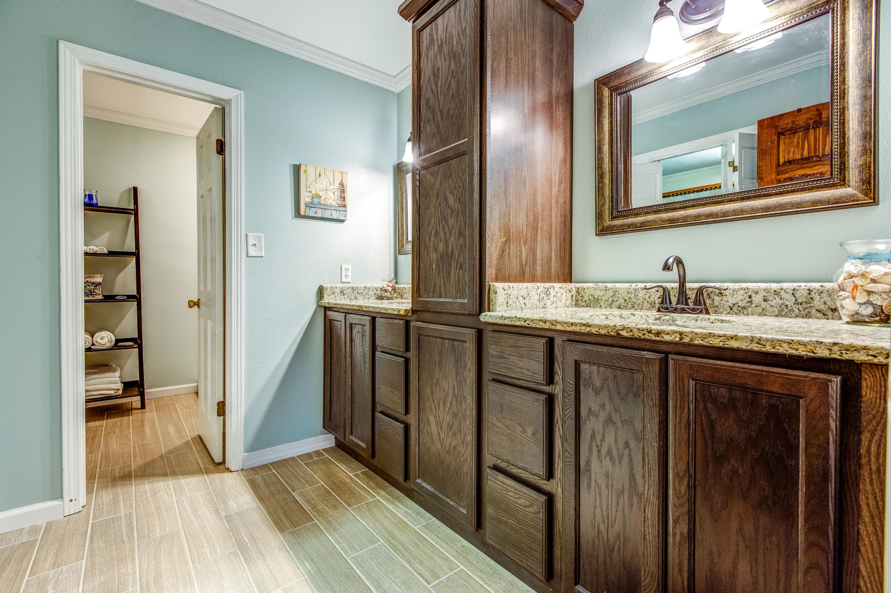 Pine forest manor - Residential