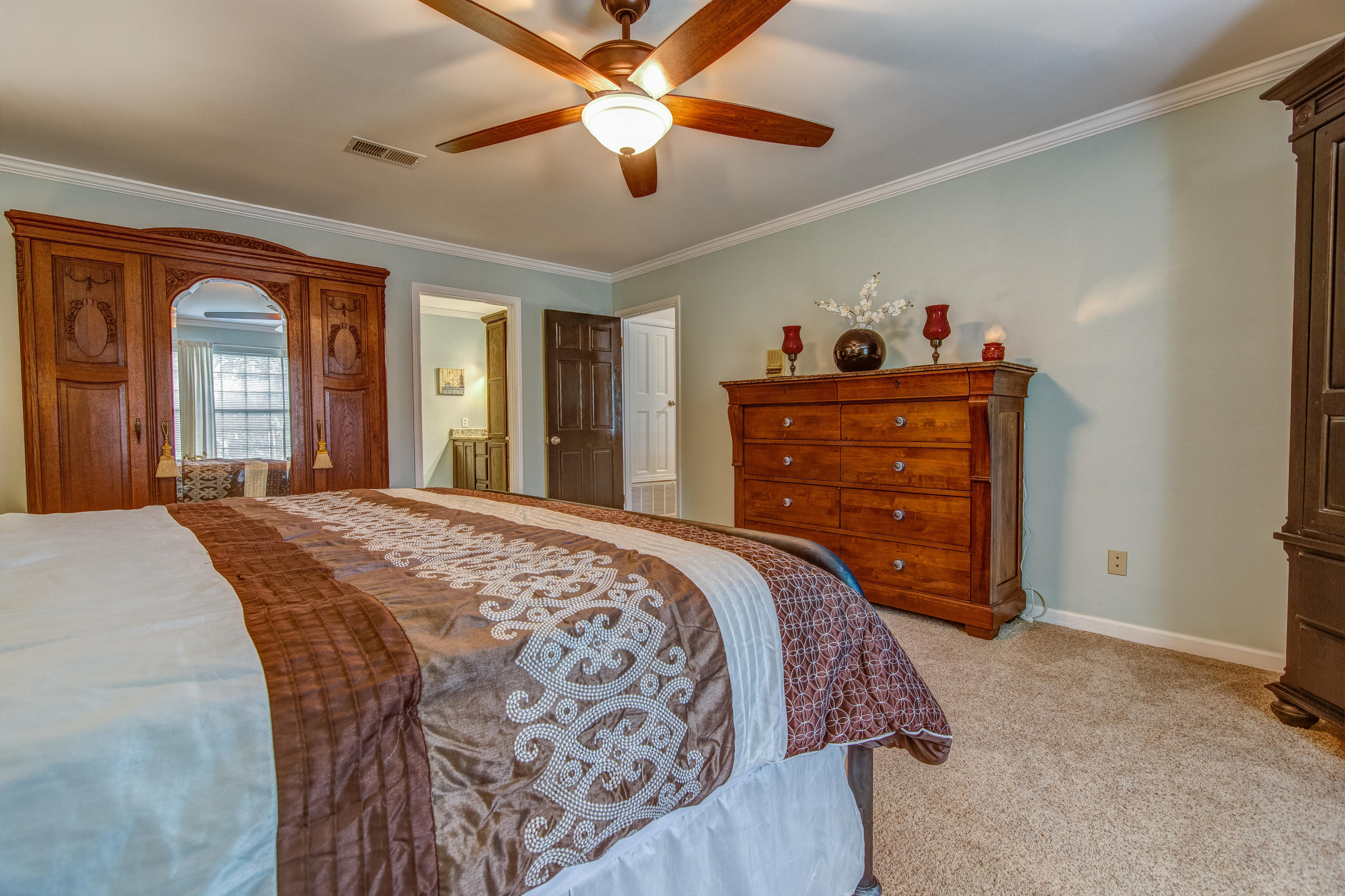 Pine forest manor - Residential