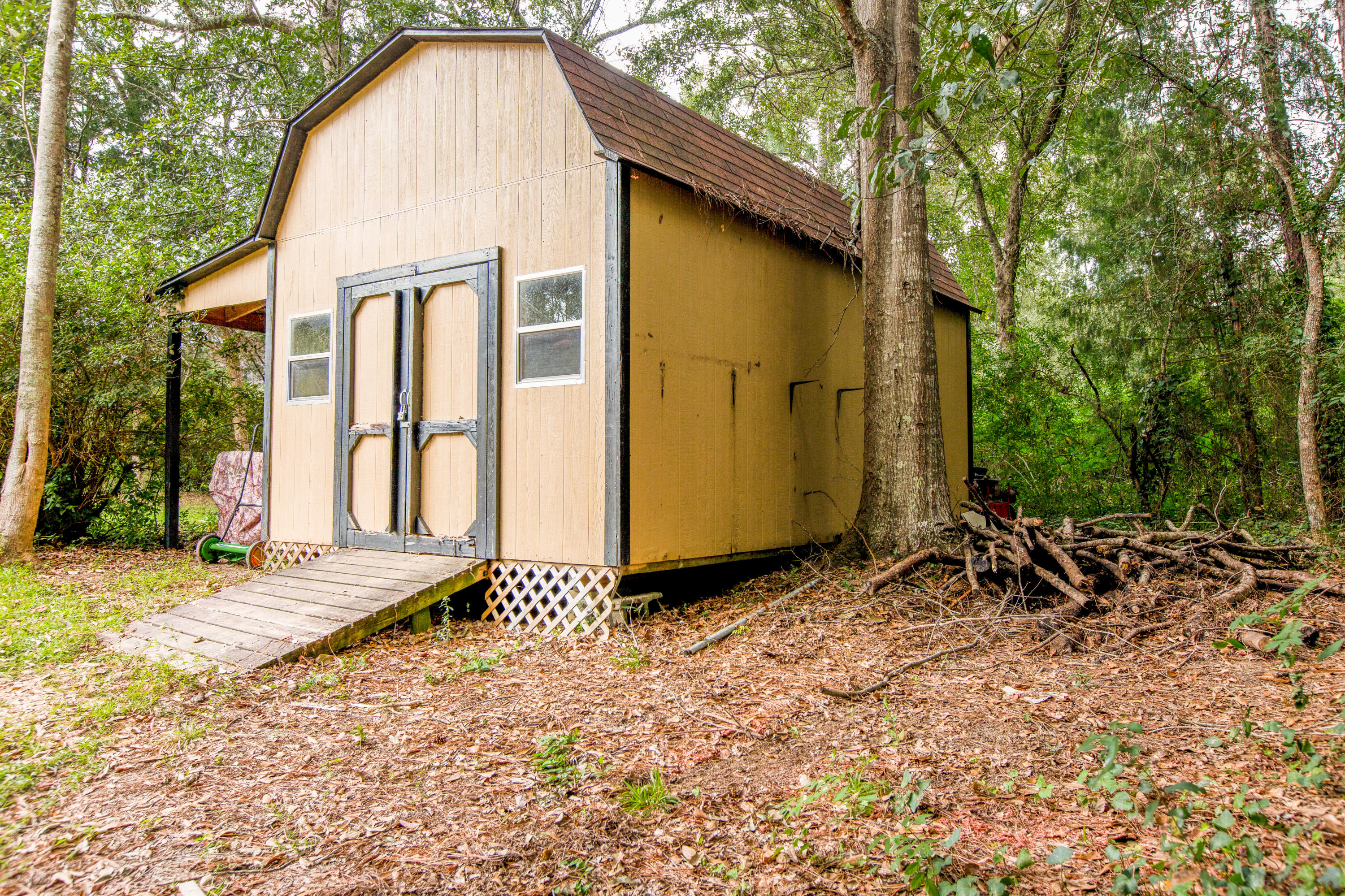 Pine forest manor - Residential