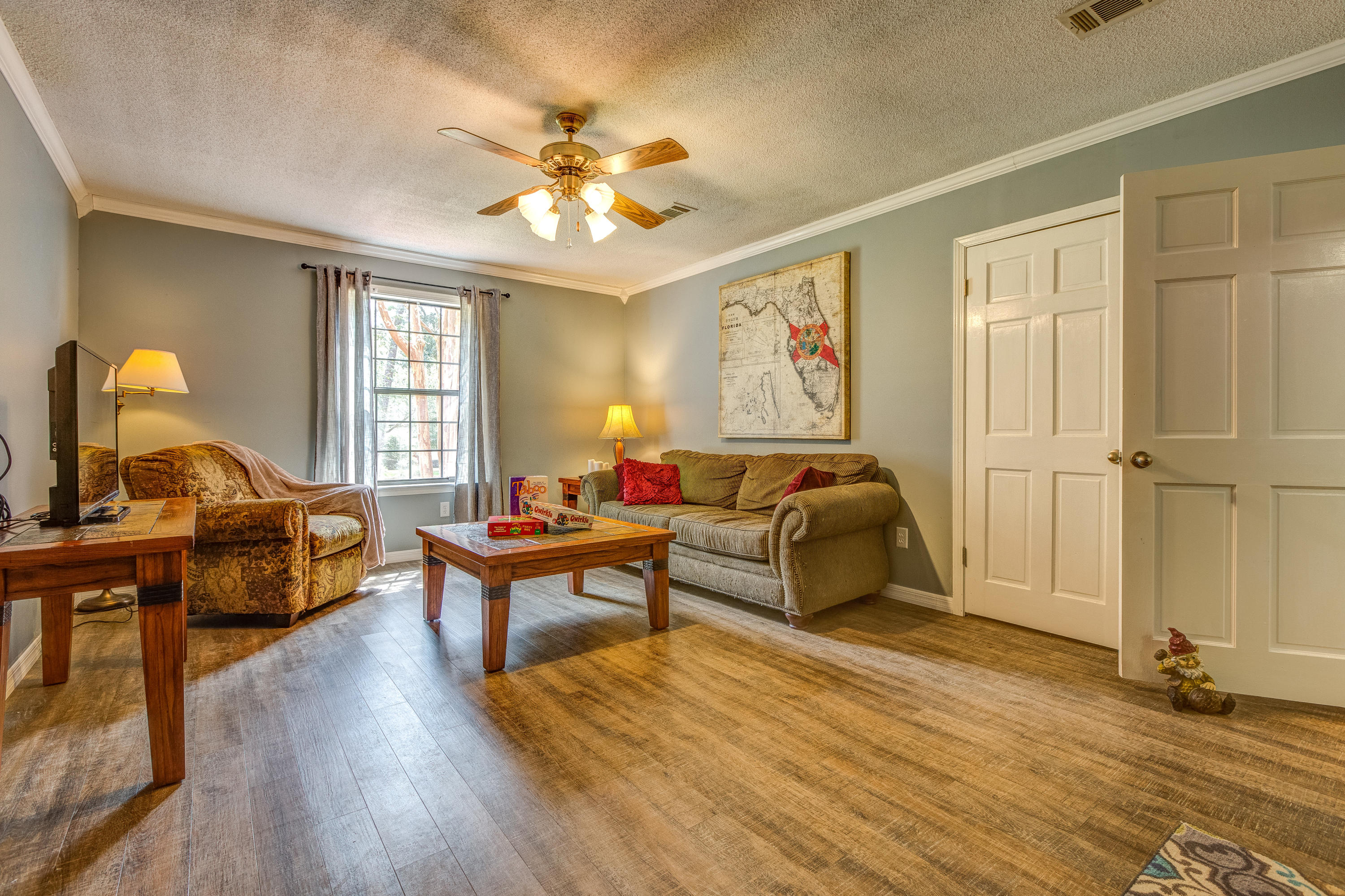 Pine forest manor - Residential