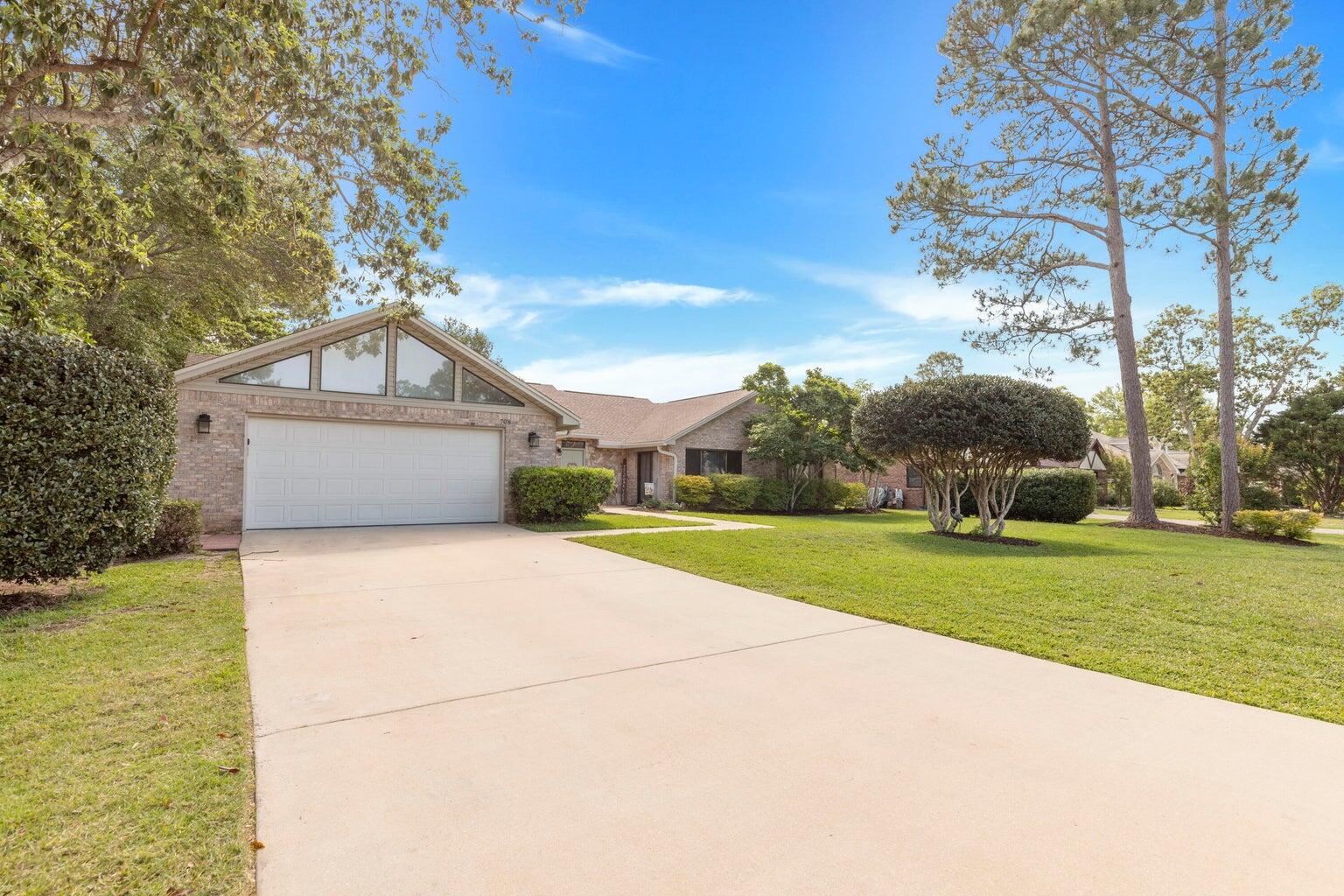 BLUEWATER BAY - Residential Lease