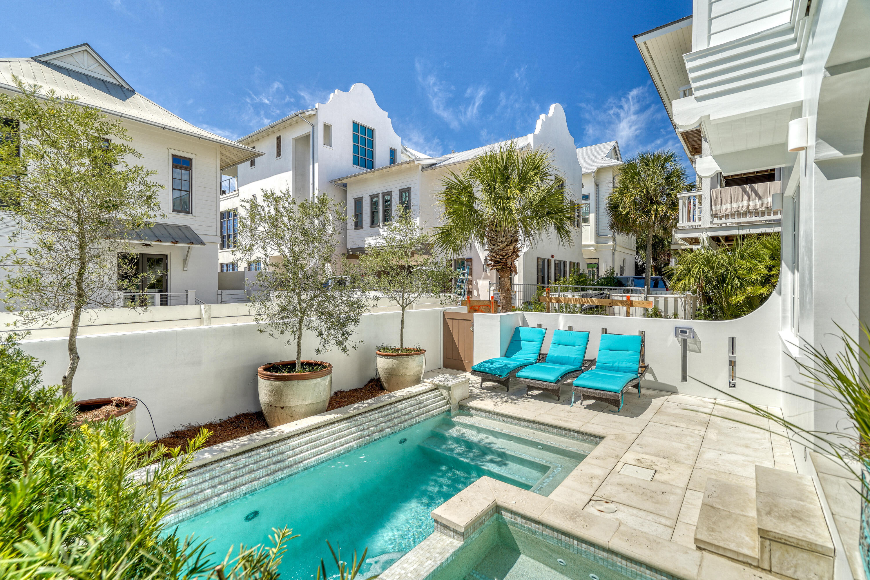 WATER'S EDGE - Residential