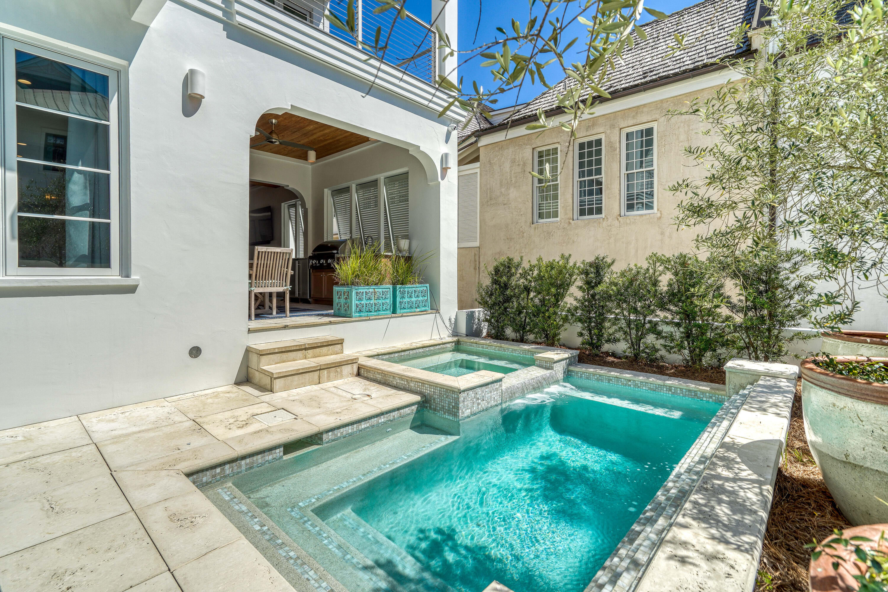 WATER'S EDGE - Residential