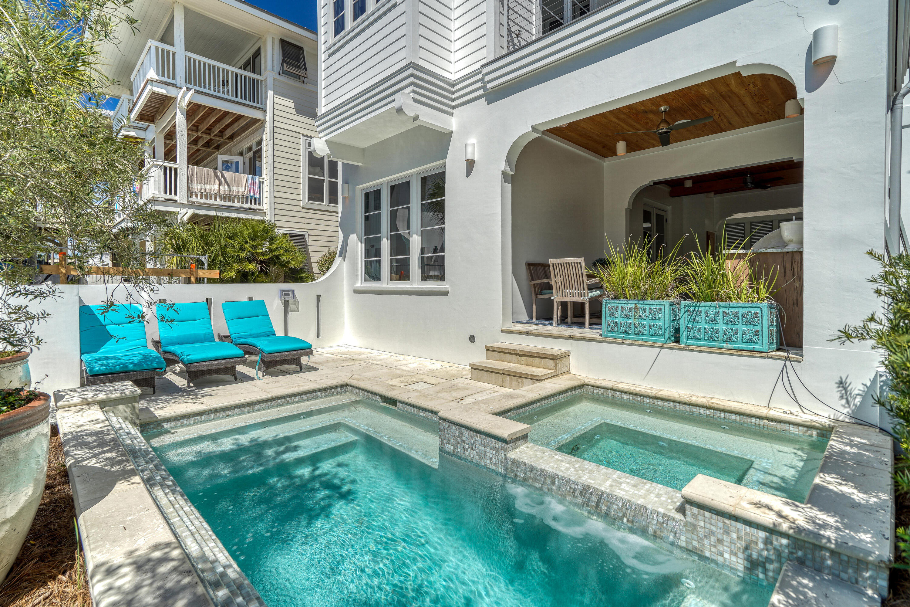 WATER'S EDGE - Residential