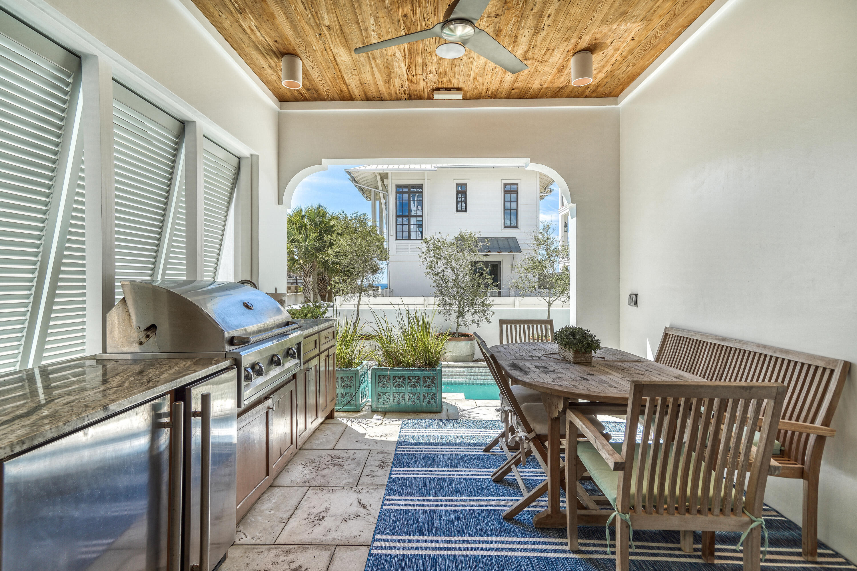 WATER'S EDGE - Residential