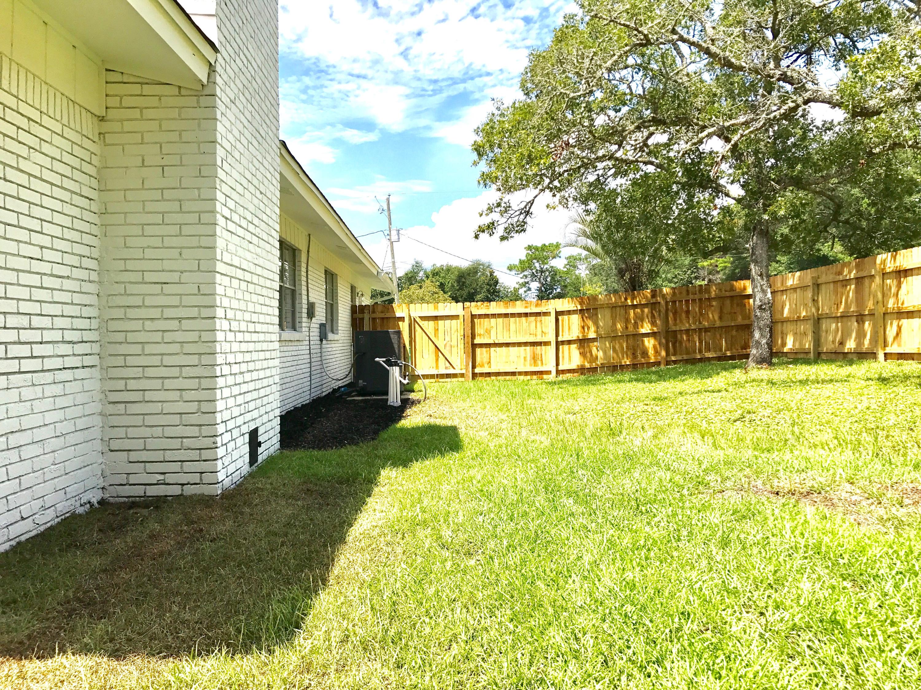 BAYOU POQUITO - Residential