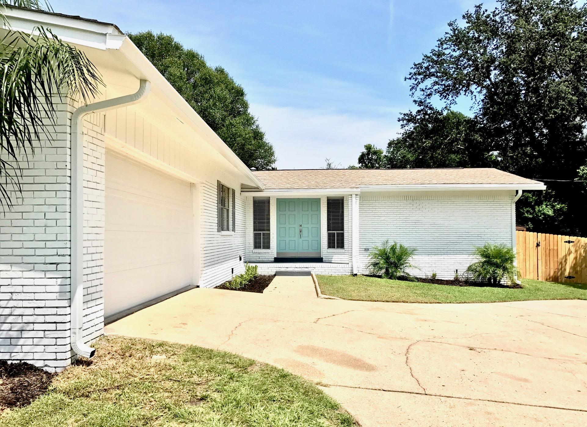 BAYOU POQUITO - Residential