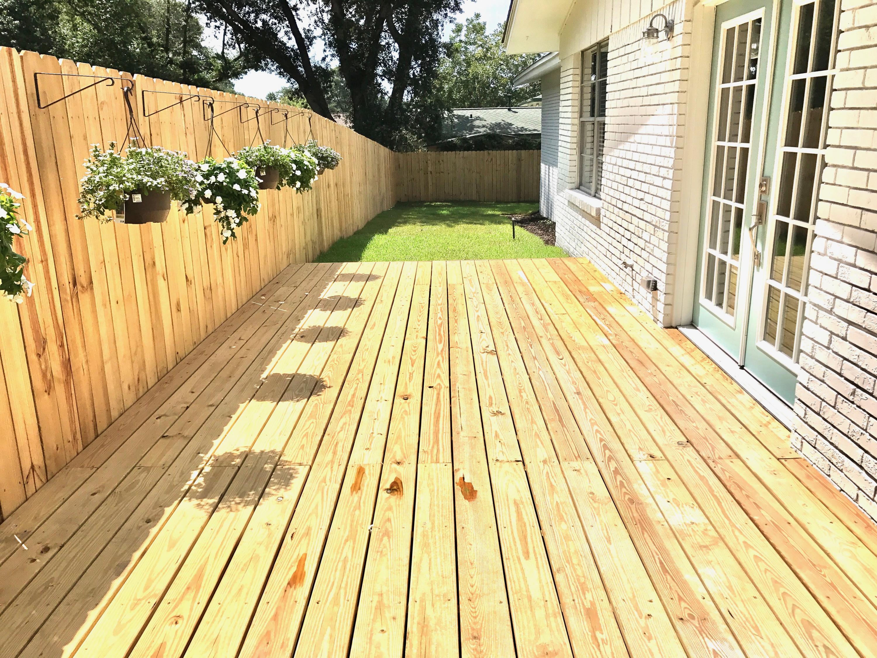 BAYOU POQUITO - Residential