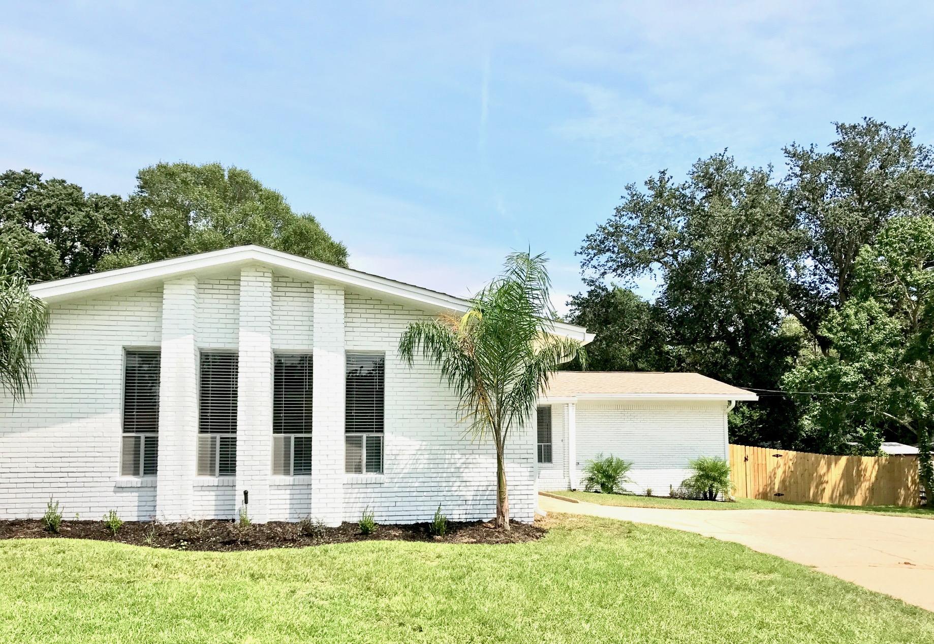 BAYOU POQUITO - Residential