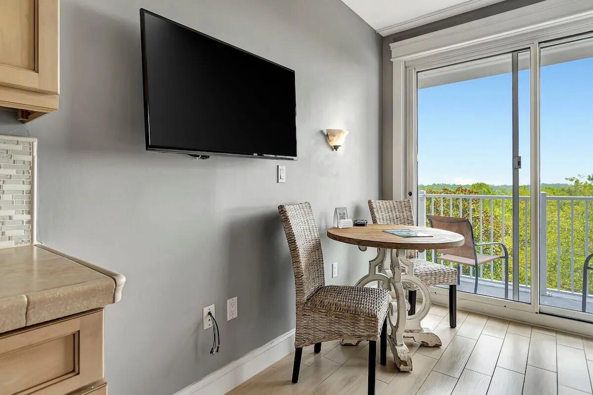 GRAND SANDESTIN - Residential Lease