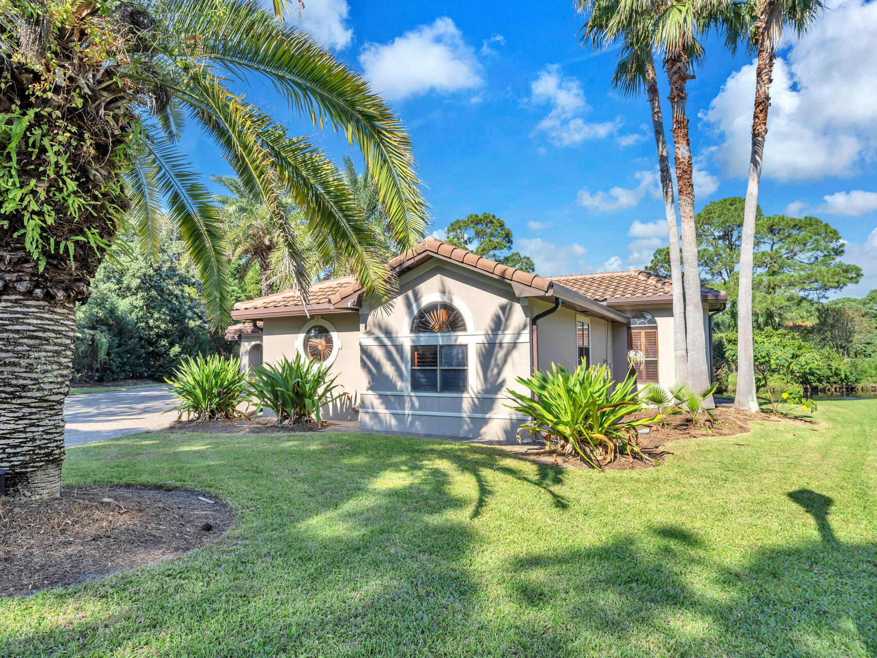 Welcome to luxury golf course living in the heart of Sandestin! This stunning single-family home offers over 2000 square feet of beautifully designed living space, situated perfectly on the golf course and boasting serene views of a tranquil lake. As you step inside, you'll be greeted by an abundance of natural light flooding through expansive windows, highlighting the elegant features and modern finishes throughout. The open-concept floor plan seamlessly connects the spacious living area, dining space, and gourmet kitchen, creating the perfect setting for both everyday living and entertaining guests.The chef-inspired kitchen is a culinary enthusiast's dream, featuring high-end stainless steel appliances, granite countertops, ample cabinet space, and pantry.