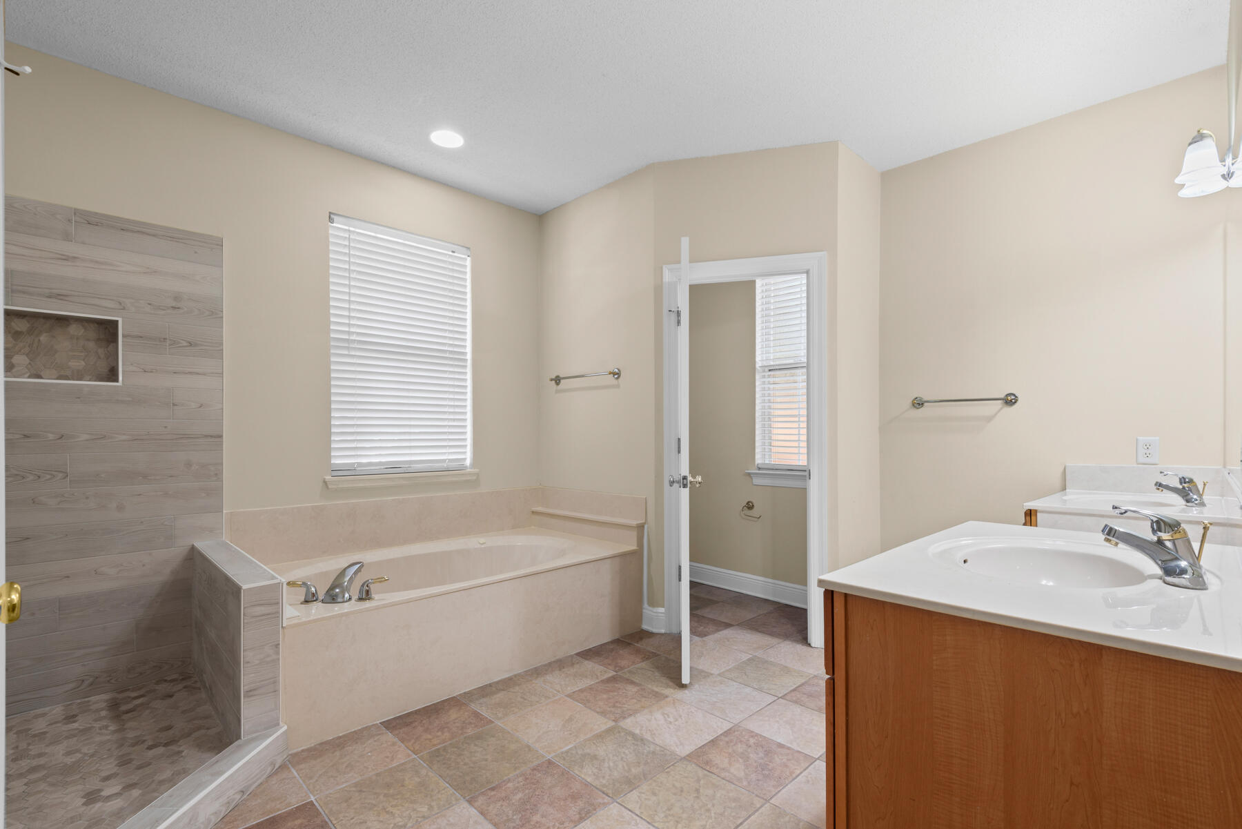 MAGNOLIA PLANTATION AT BLUEWATER BAY - Residential