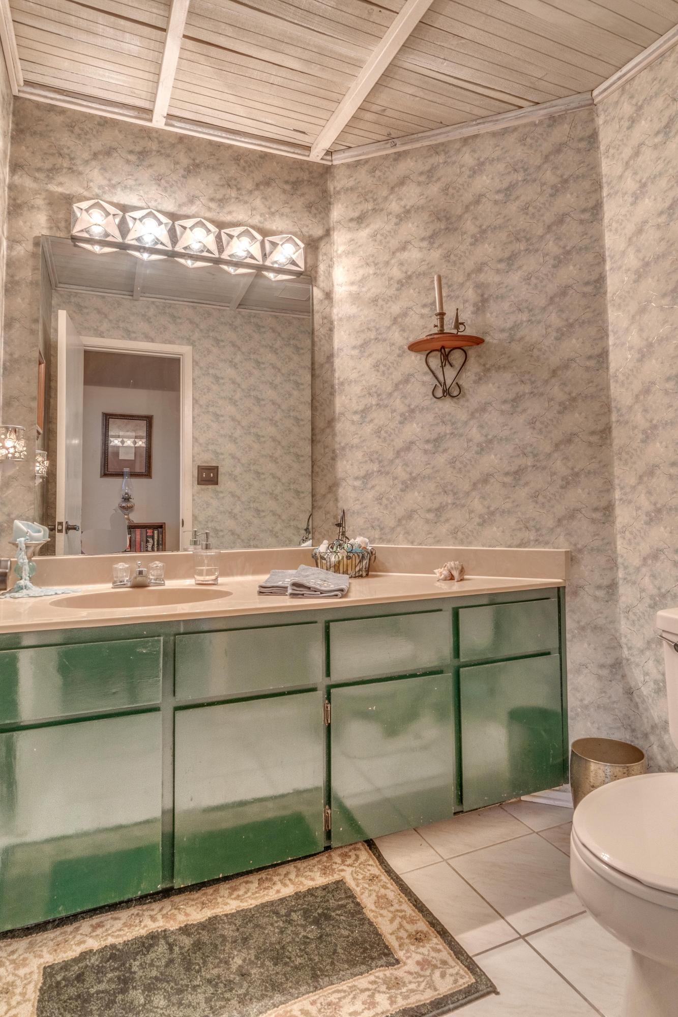 BAYOU WOODS 4TH ADD LOT 1 - Residential