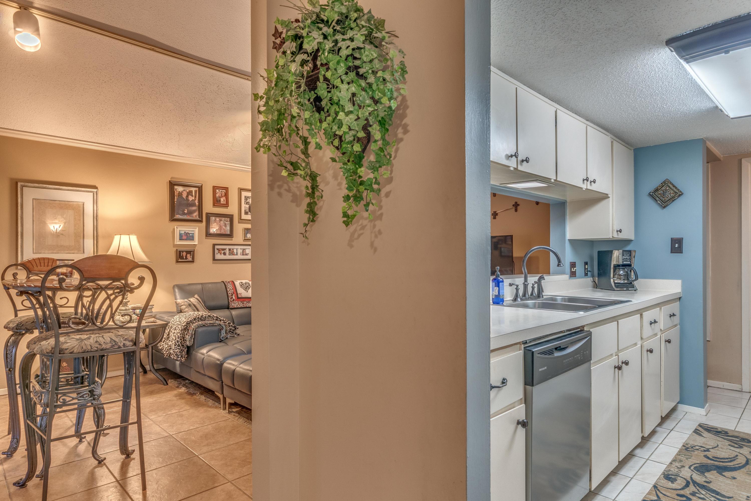 BAYOU WOODS 4TH ADD LOT 1 - Residential