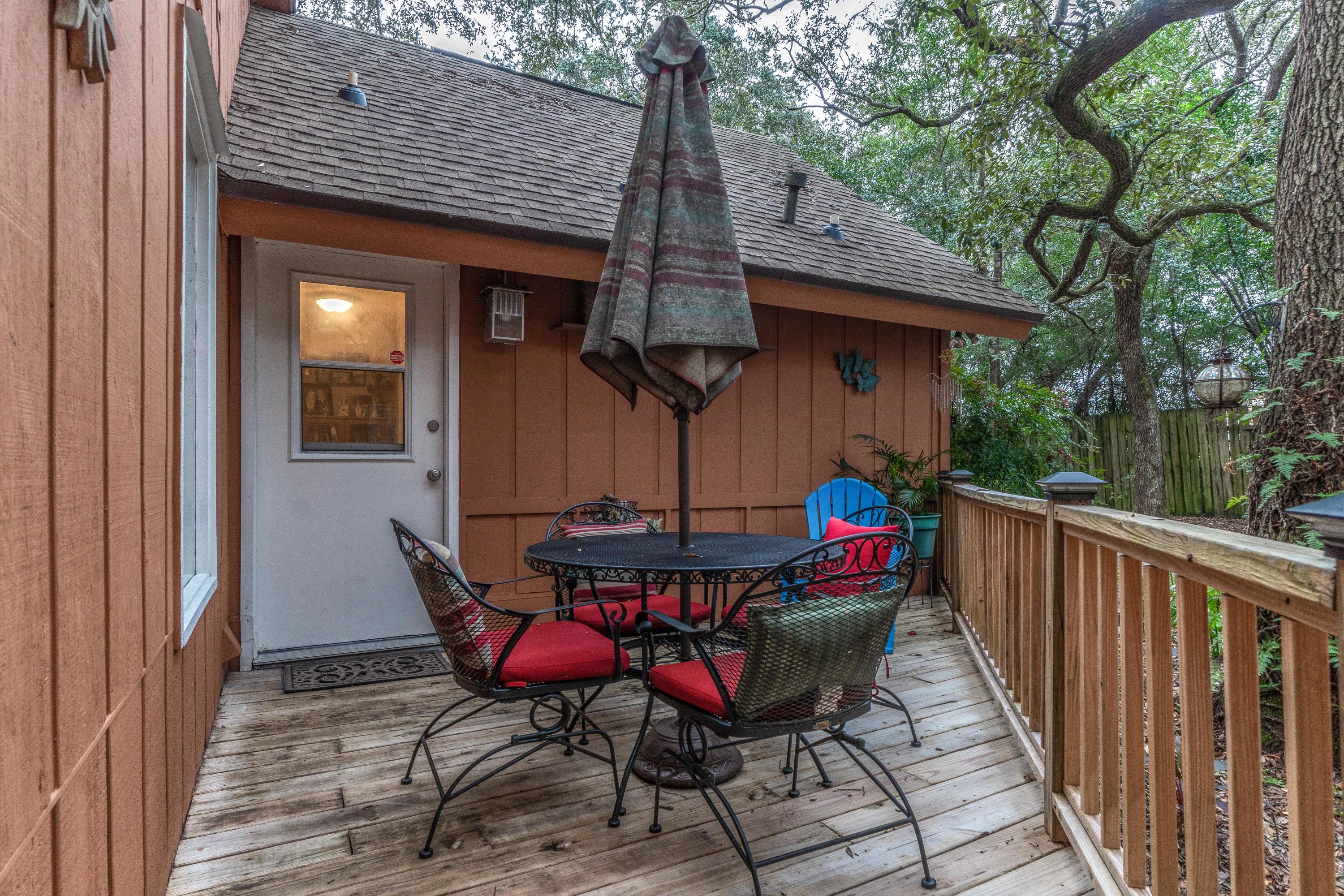 BAYOU WOODS 4TH ADD LOT 1 - Residential