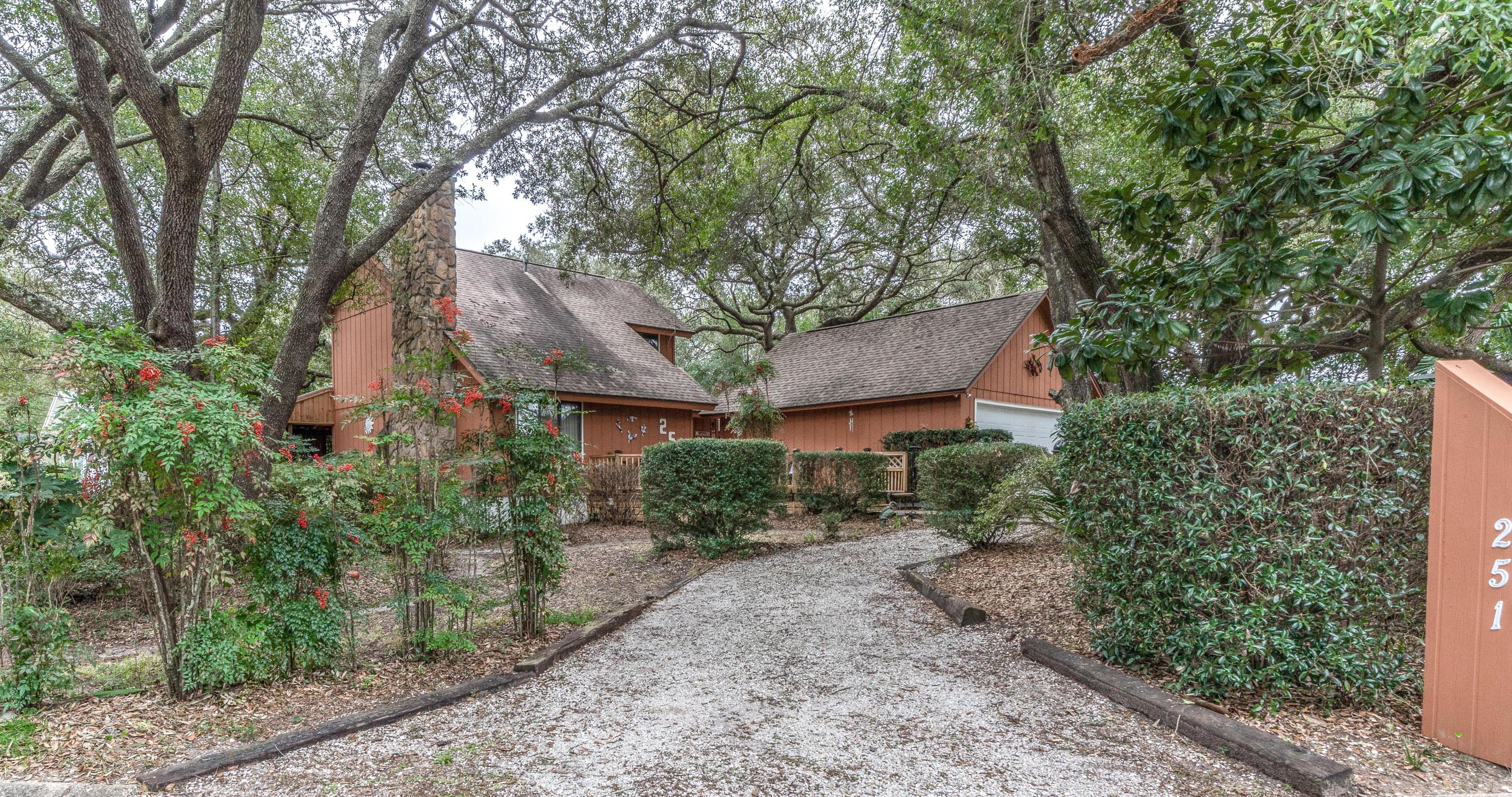 BAYOU WOODS 4TH ADD LOT 1 - Residential