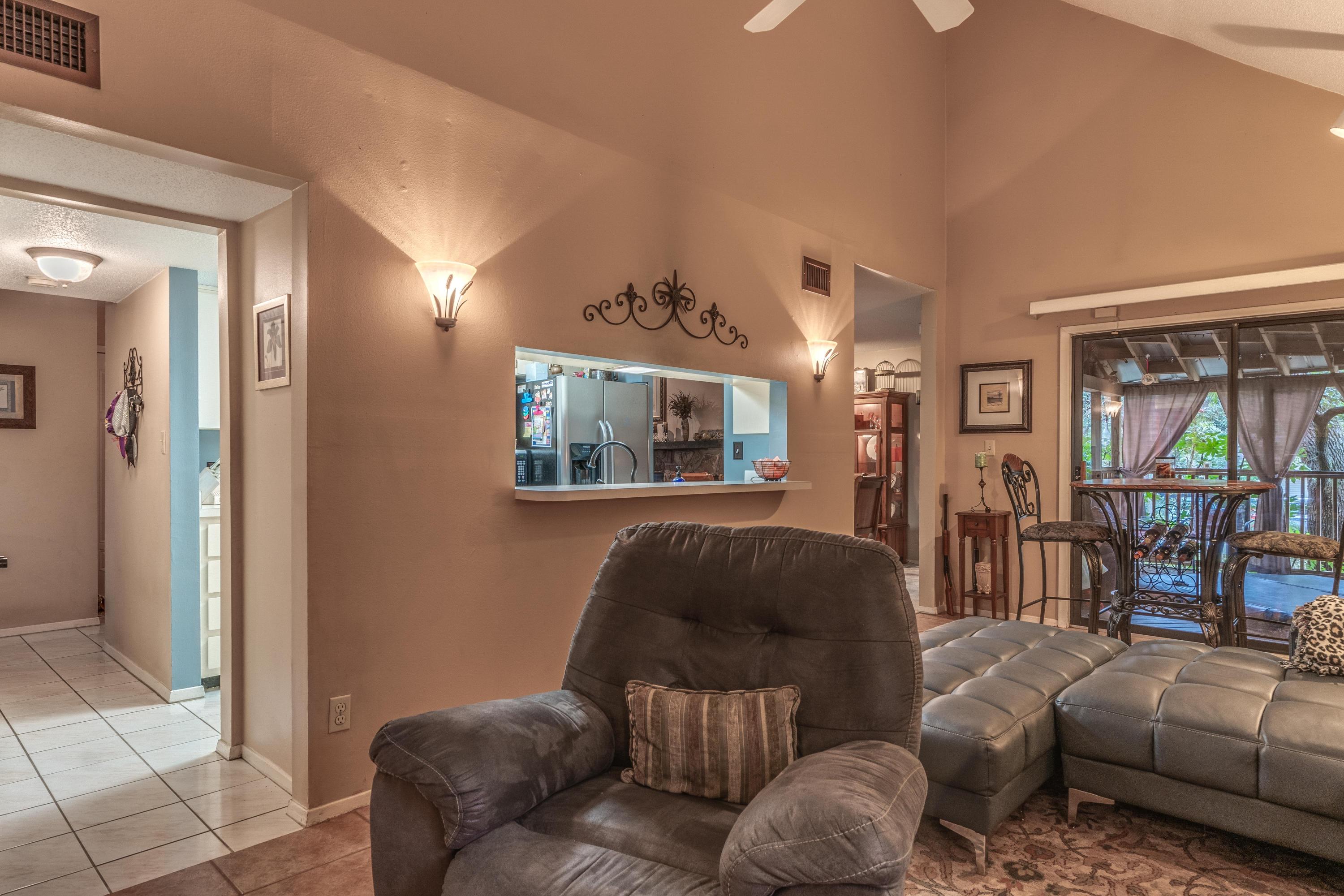 BAYOU WOODS 4TH ADD LOT 1 - Residential