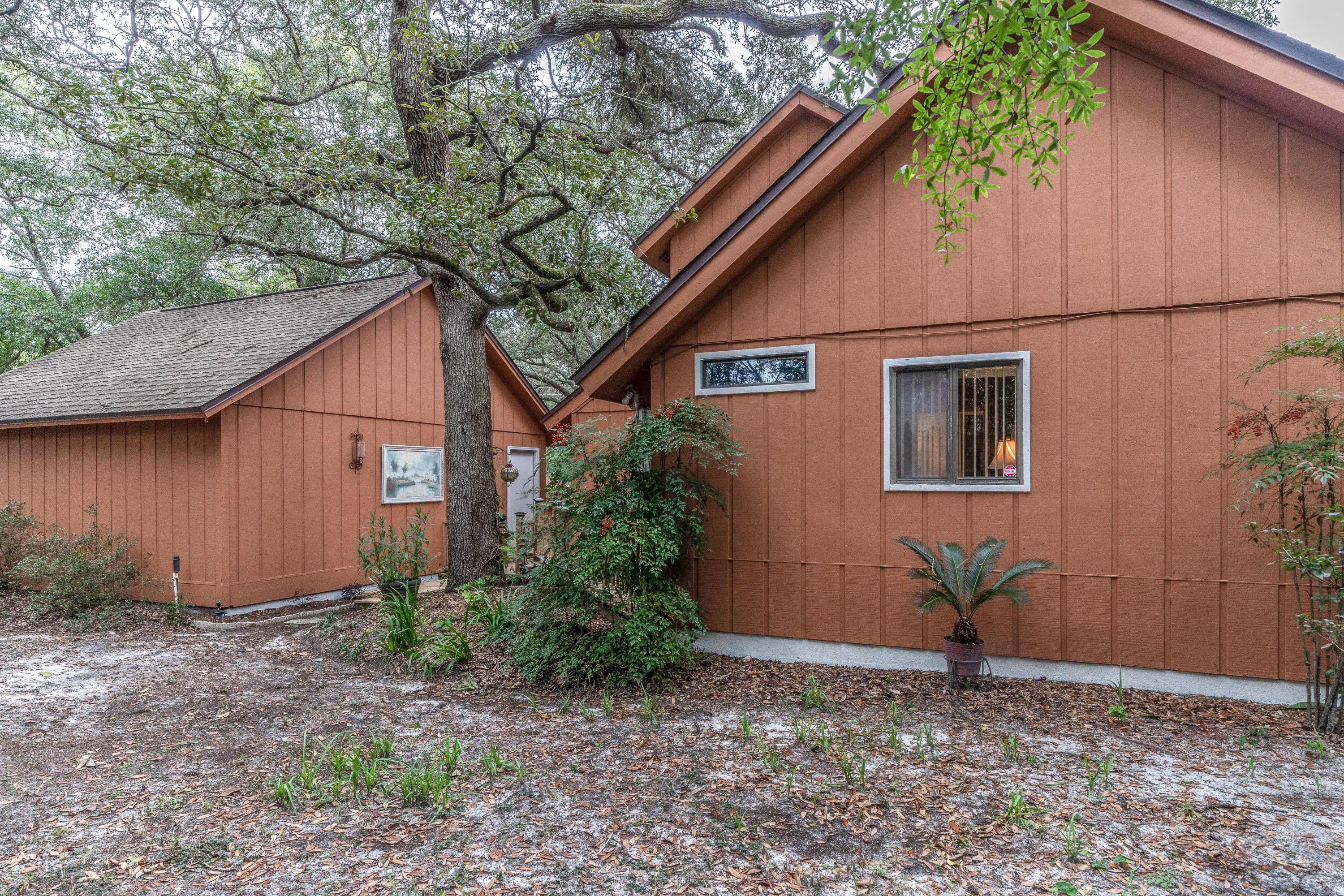 BAYOU WOODS 4TH ADD LOT 1 - Residential