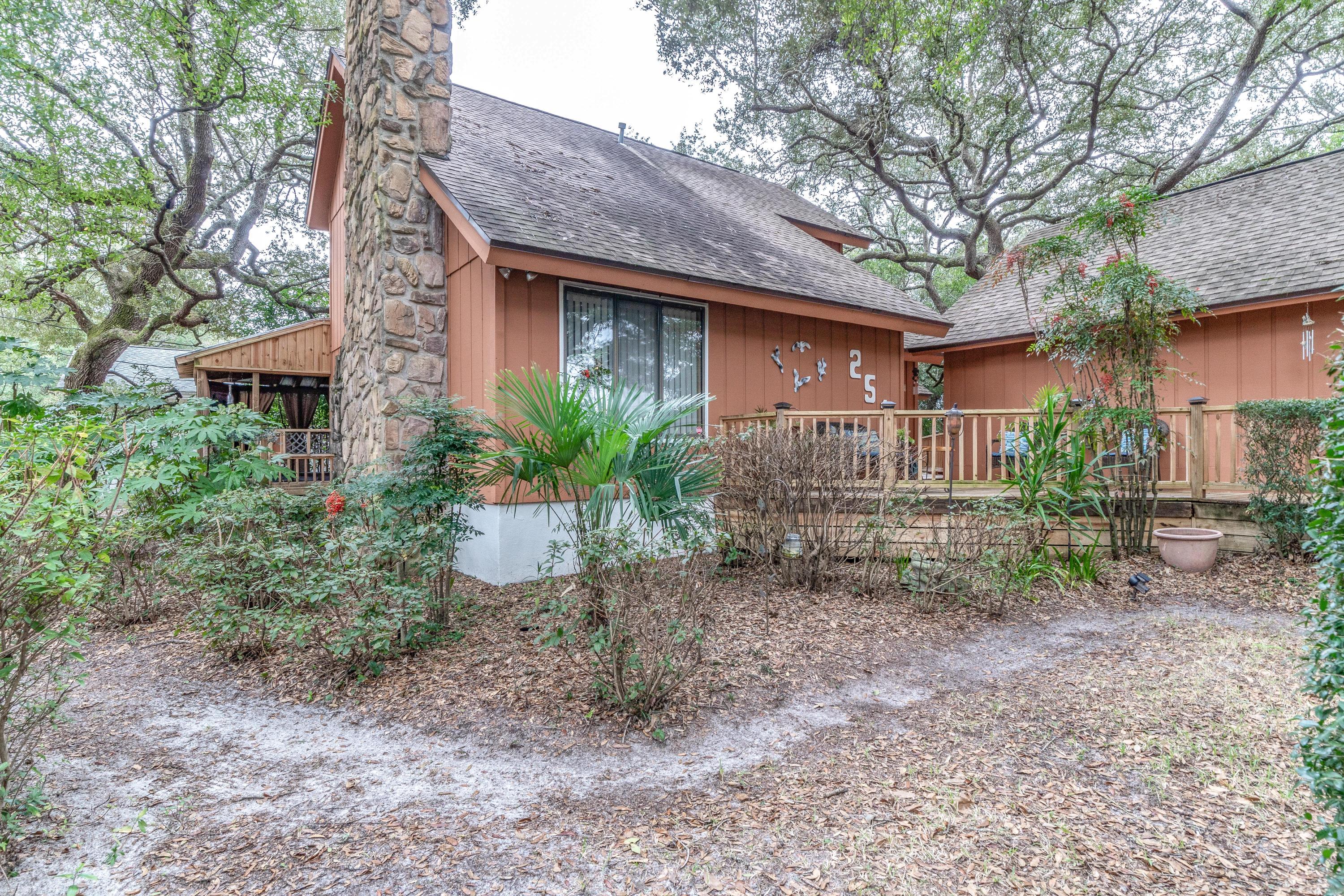 BAYOU WOODS 4TH ADD LOT 1 - Residential