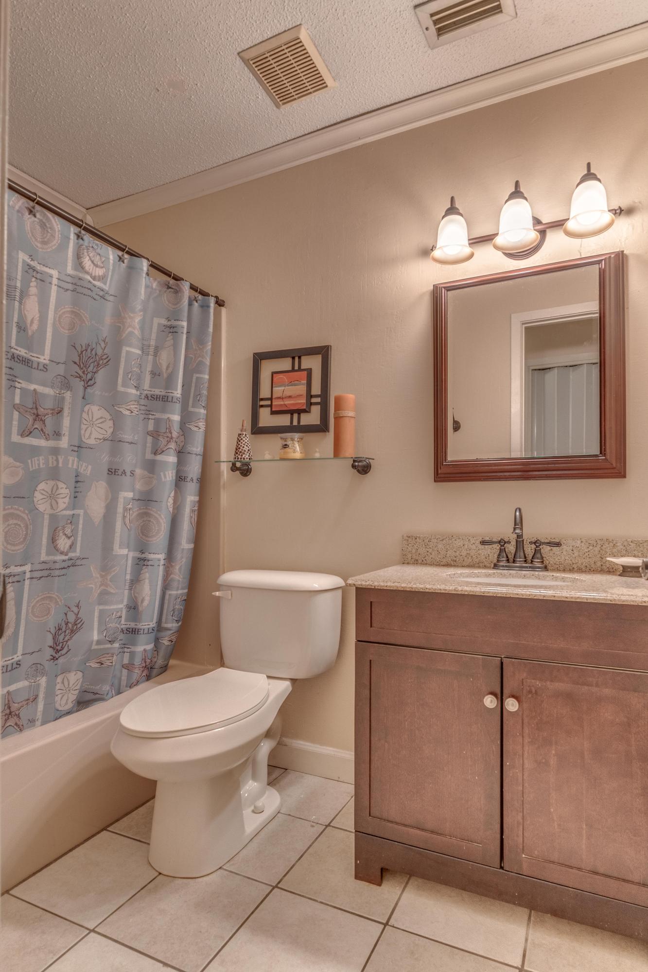 BAYOU WOODS 4TH ADD LOT 1 - Residential