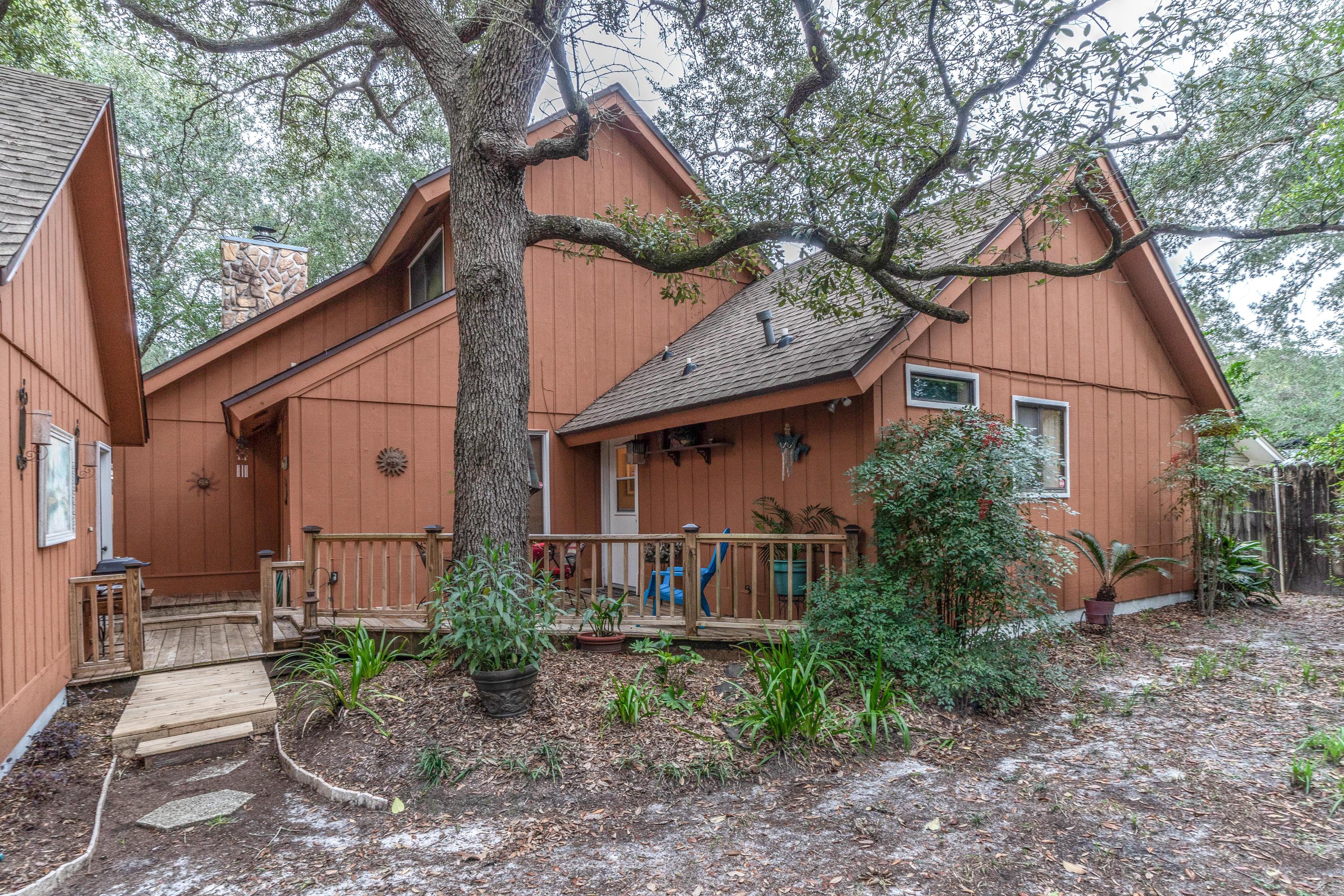 BAYOU WOODS 4TH ADD LOT 1 - Residential