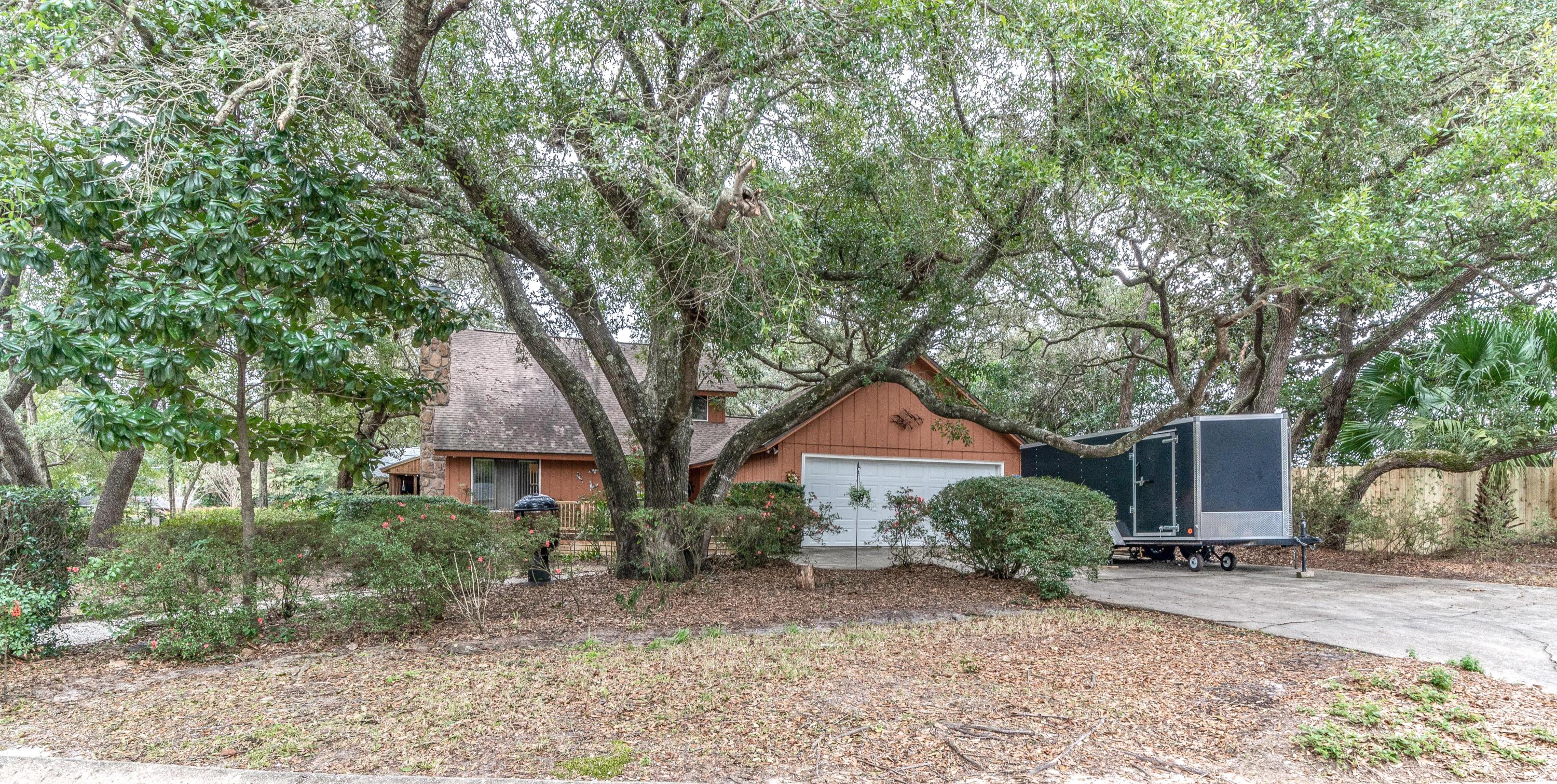 BAYOU WOODS 4TH ADD LOT 1 - Residential