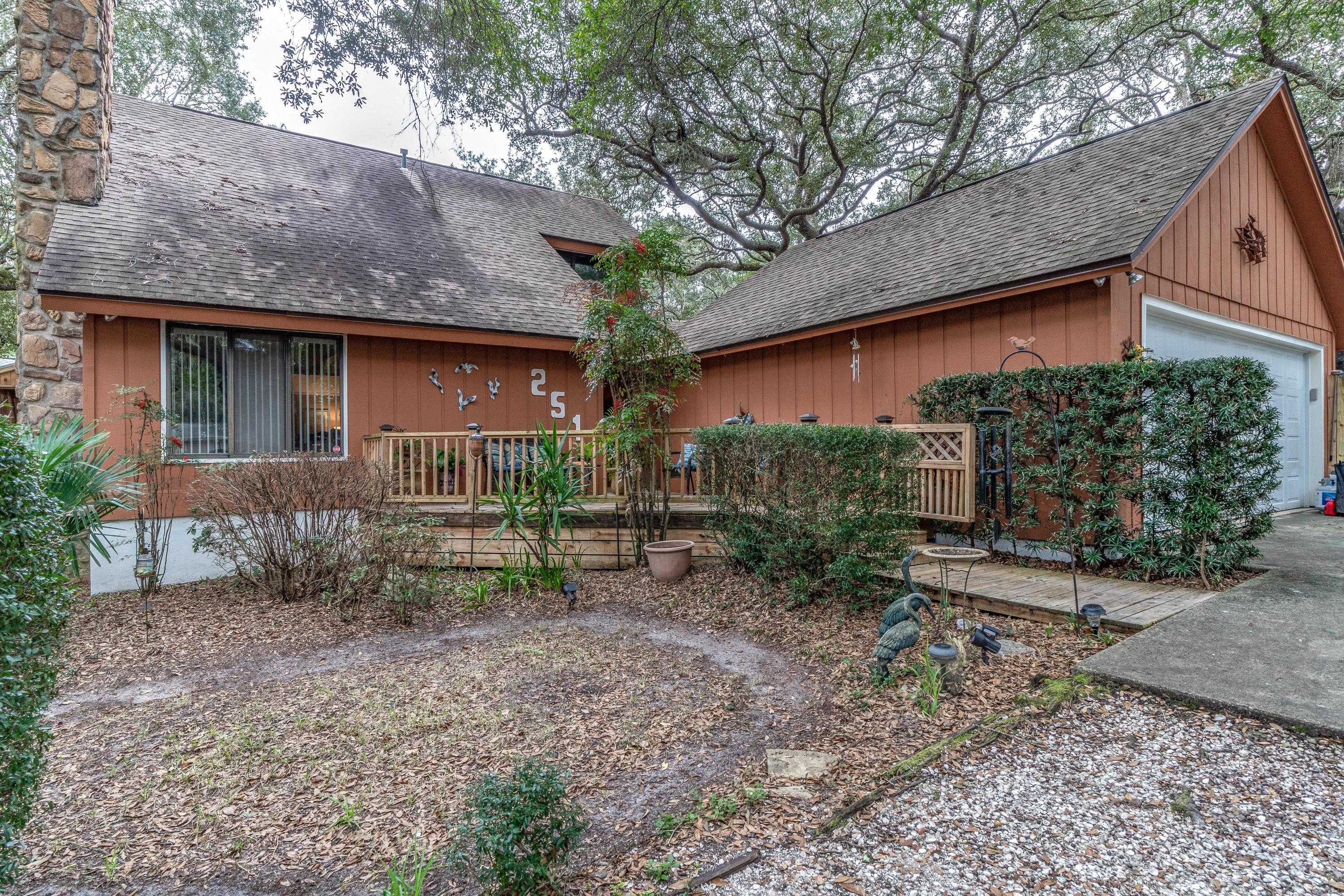 BAYOU WOODS 4TH ADD LOT 1 - Residential