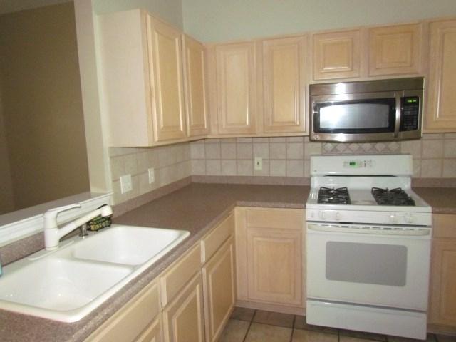 CHACATO LANDING - Residential Lease